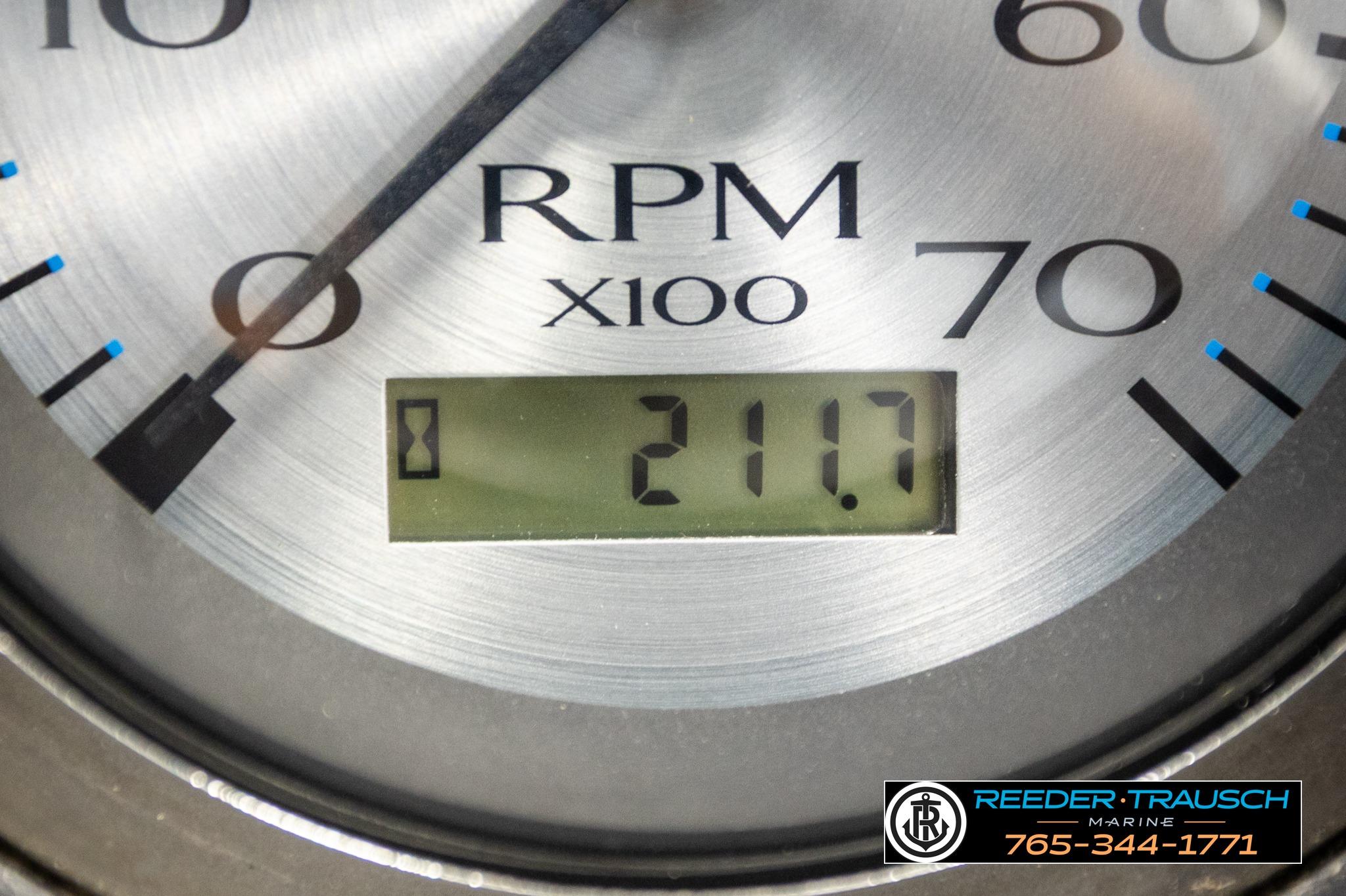 Close-up of a Bennington 20 SV 2021 RPM gauge displaying 211.7 hours.