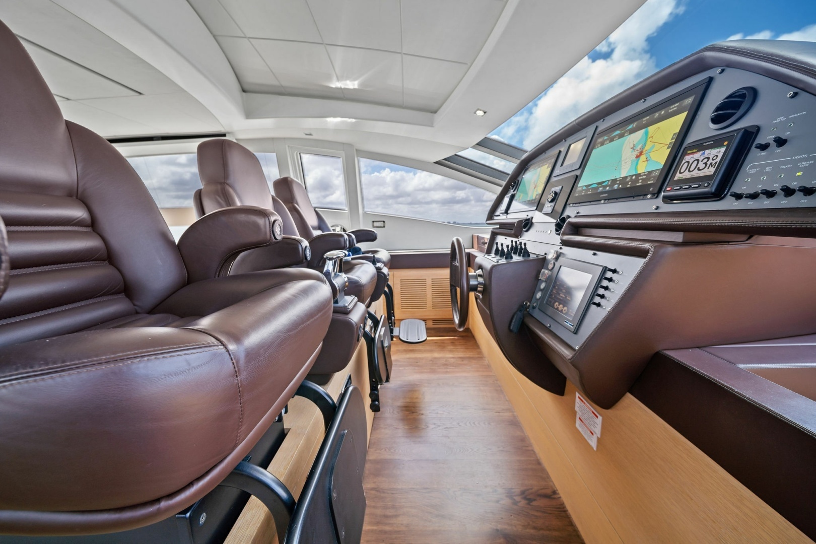 2013 Pershing 82 - Image 33