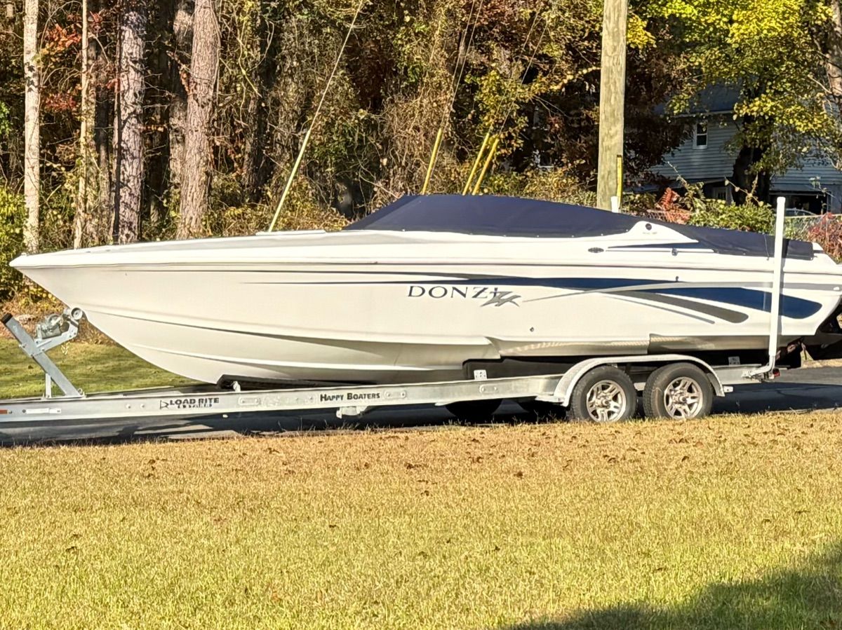2003 Donzi 28 ZX