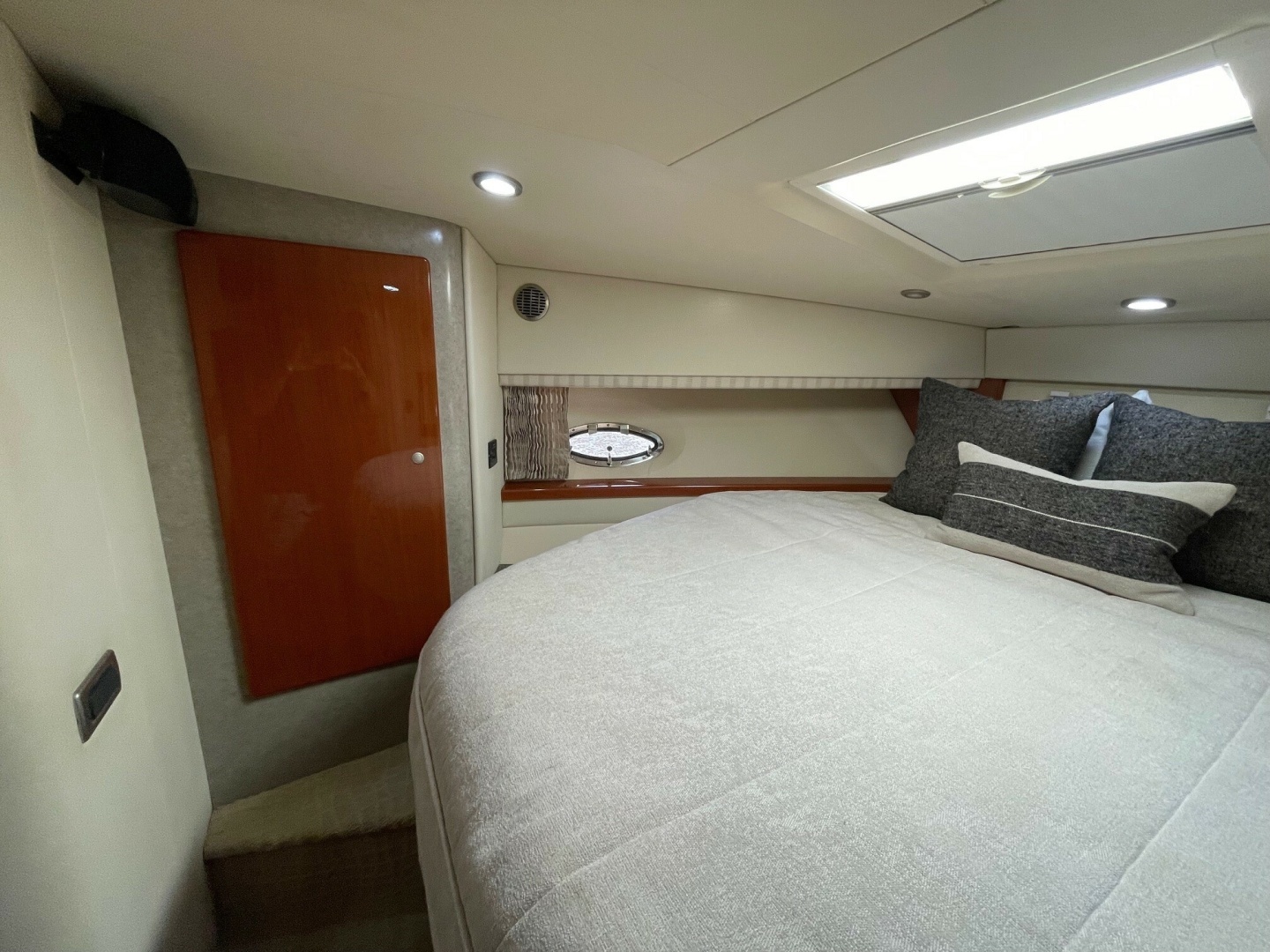 2008 Formula 45 Yacht - Image 30