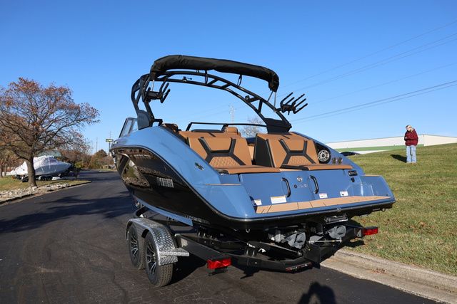 2026 Yamaha Boats 222 XD BOTH COLORS AVAILABLE - 6
