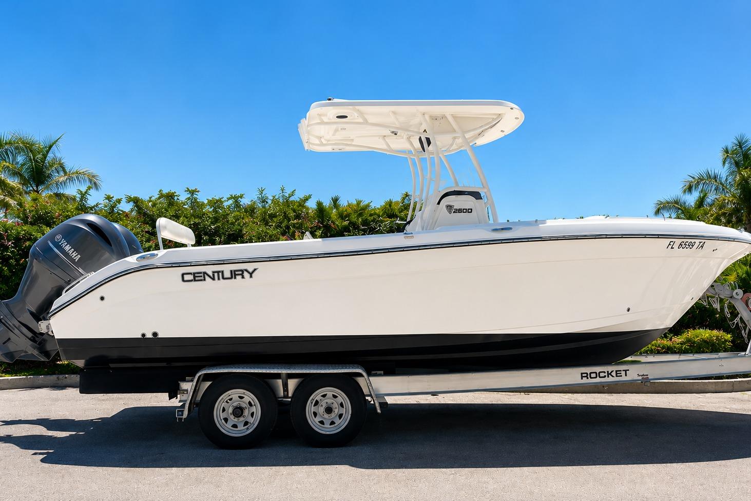 2022 Century 2600 Center Console