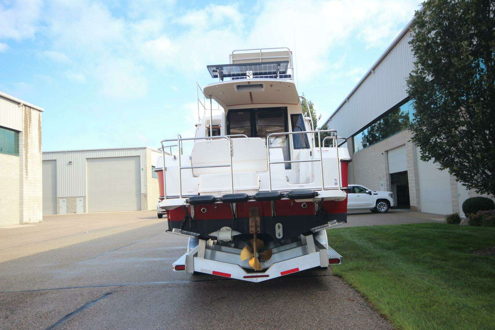 2025 Ranger Tugs R-29 Command Bridge Luxury Edition - Image 6