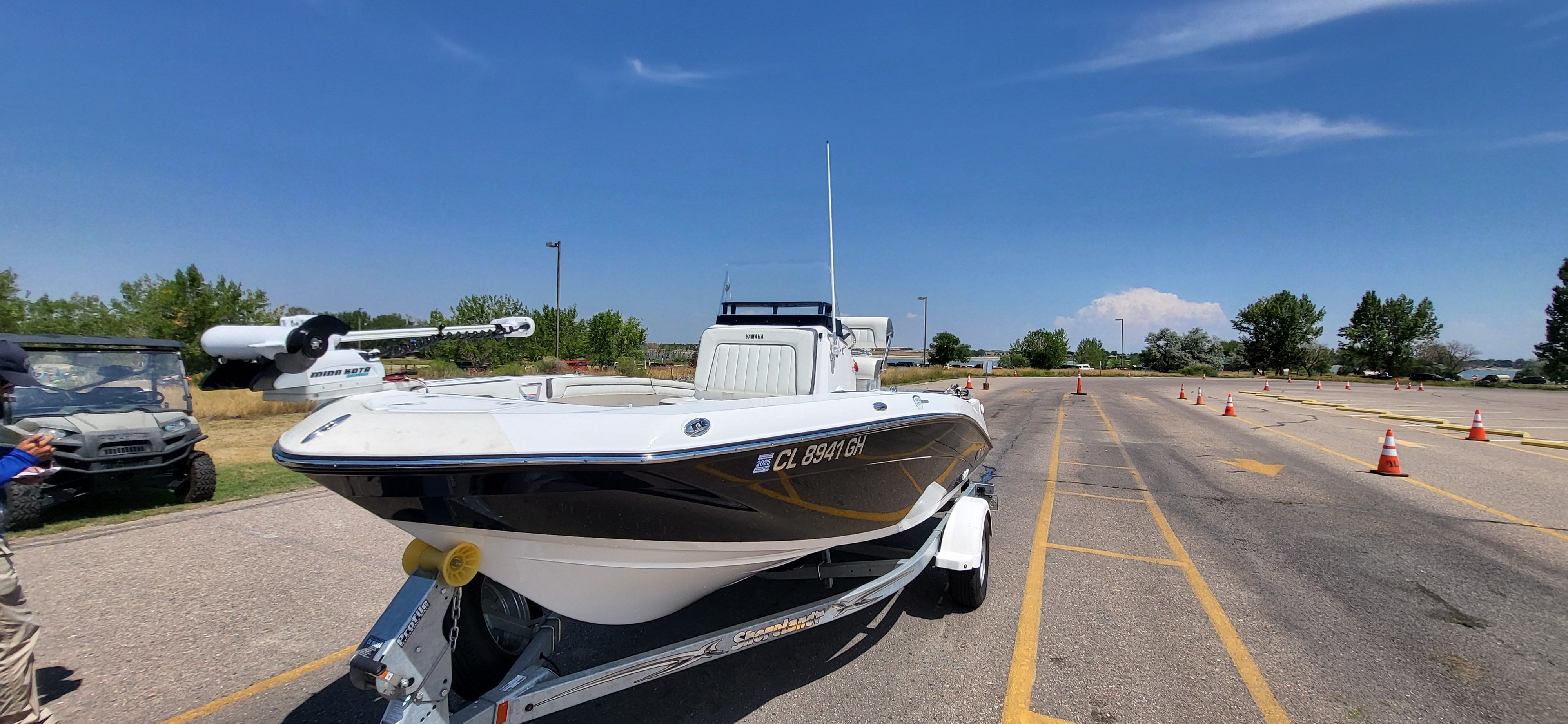 2016 Yamaha Boats 190 FSH Deluxe - 10