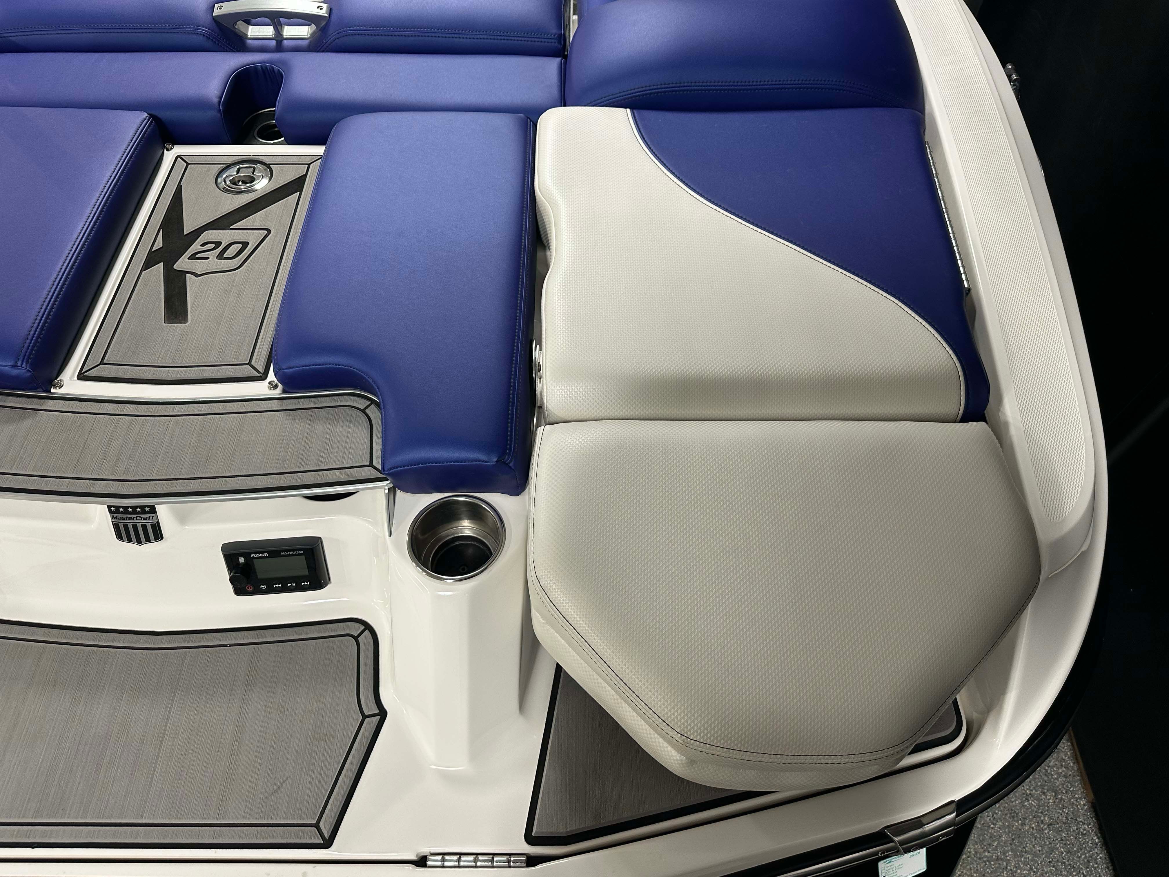 2017 MasterCraft X20 - 18