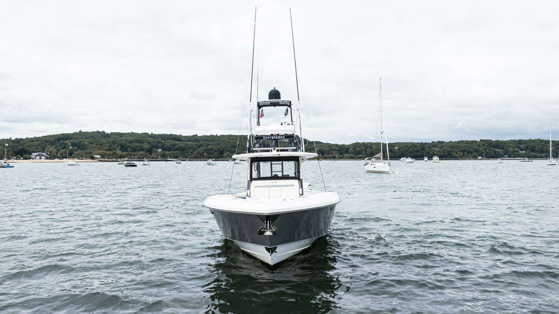 2017 Everglades 435 CC - Image 8