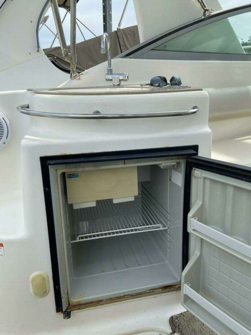 2006 Larson 274 Cabrio - Image 8