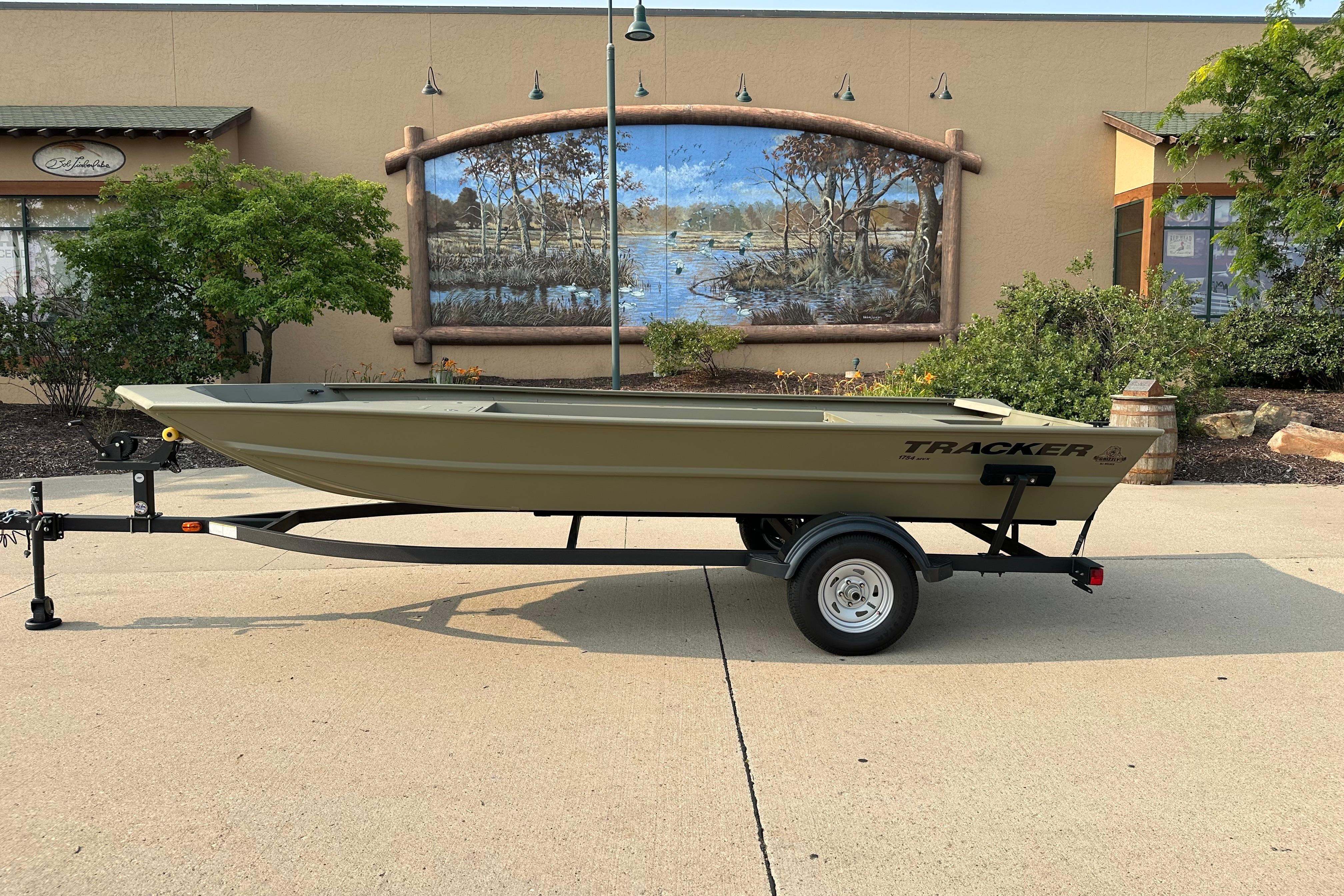 2026 Tracker Grizzly 1754 Utility