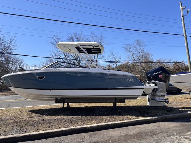 2025 Cobalt R8 Outboard Coastal Edition Bowrider