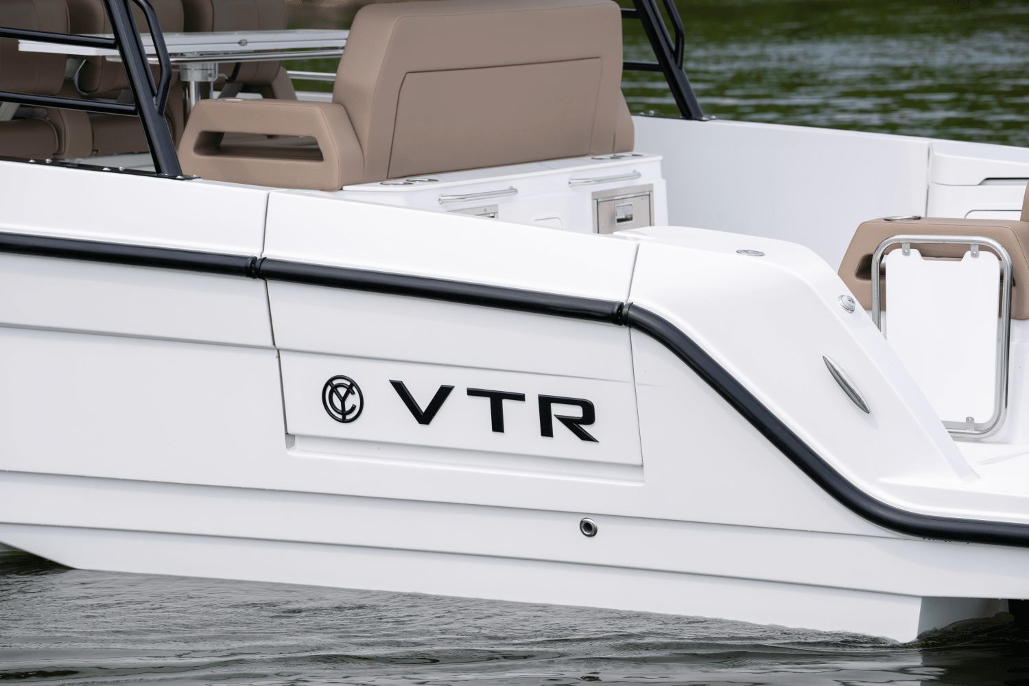 2027 Cruisers Yachts 38 VTR - 6