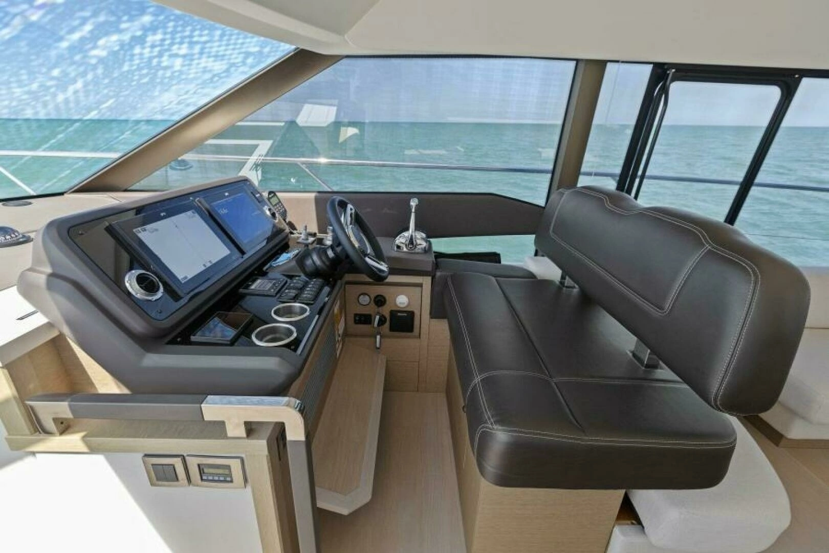 2022 Prestige 590 Flybridge - Image 19