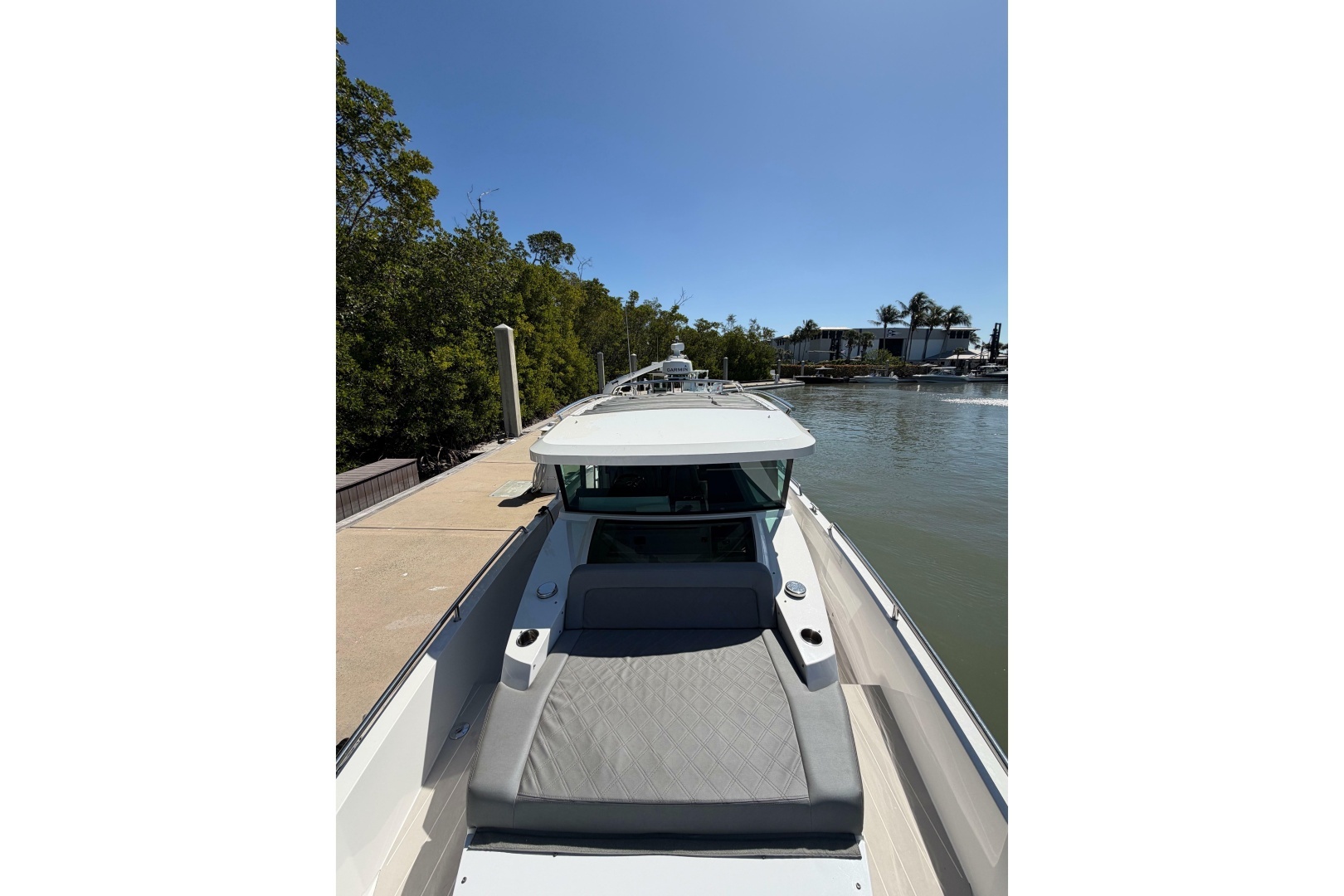 2018 Axopar 37 Cabin - Image 11