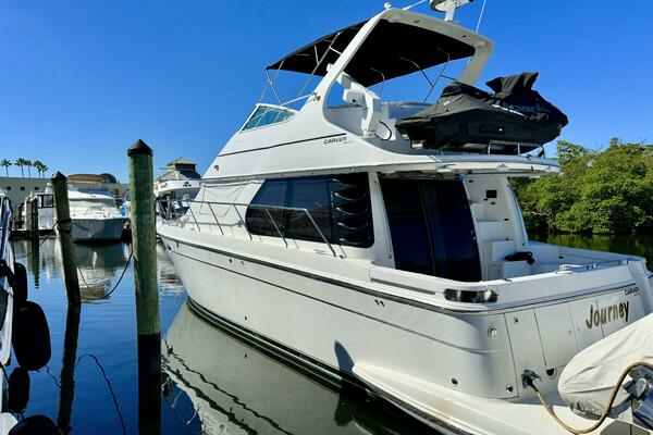 1999 Carver 450 Pilothouse