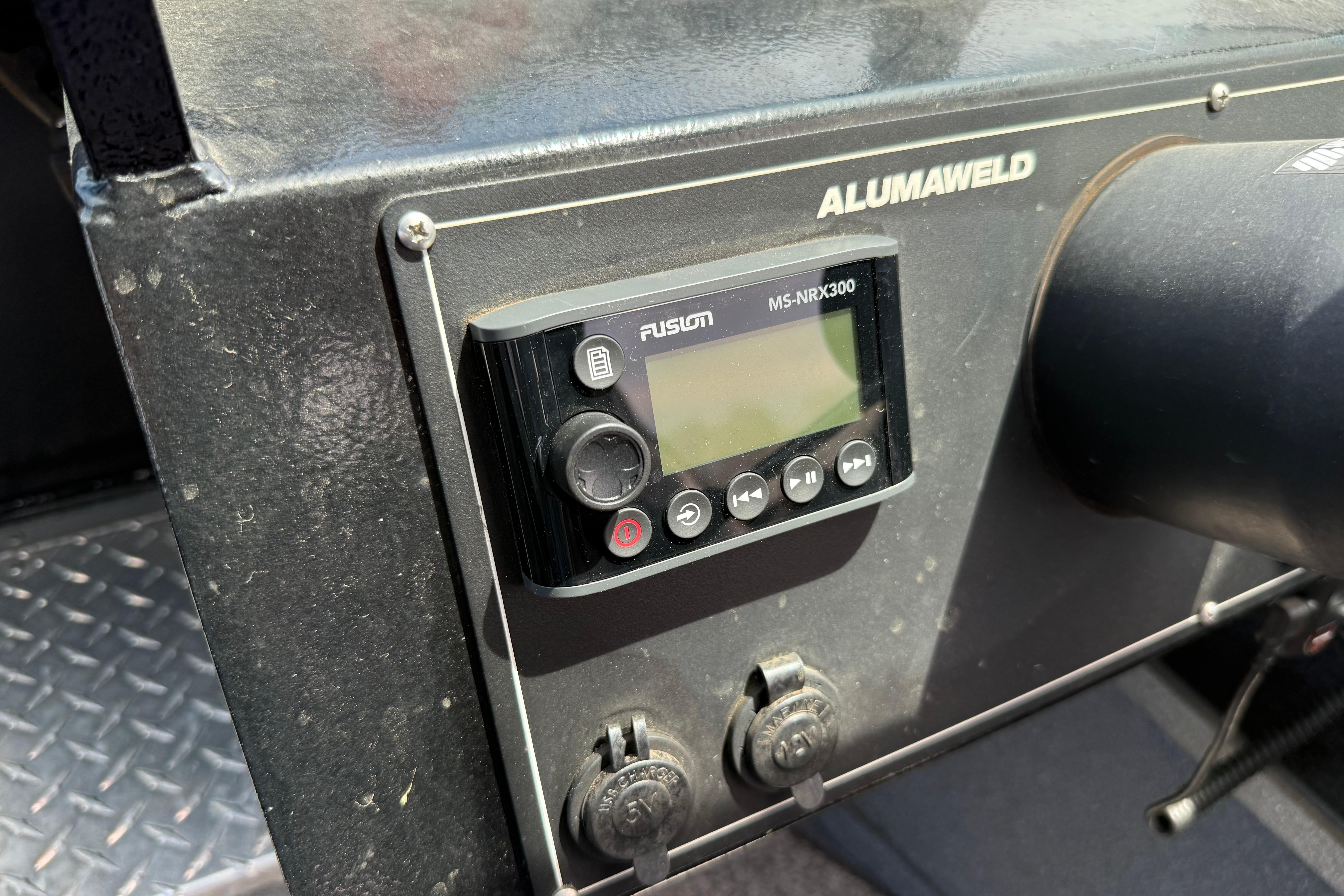 Control panel of a 2019 Alumaweld Intruder Hard Top 22' boat with Fusion MS-NRX300.