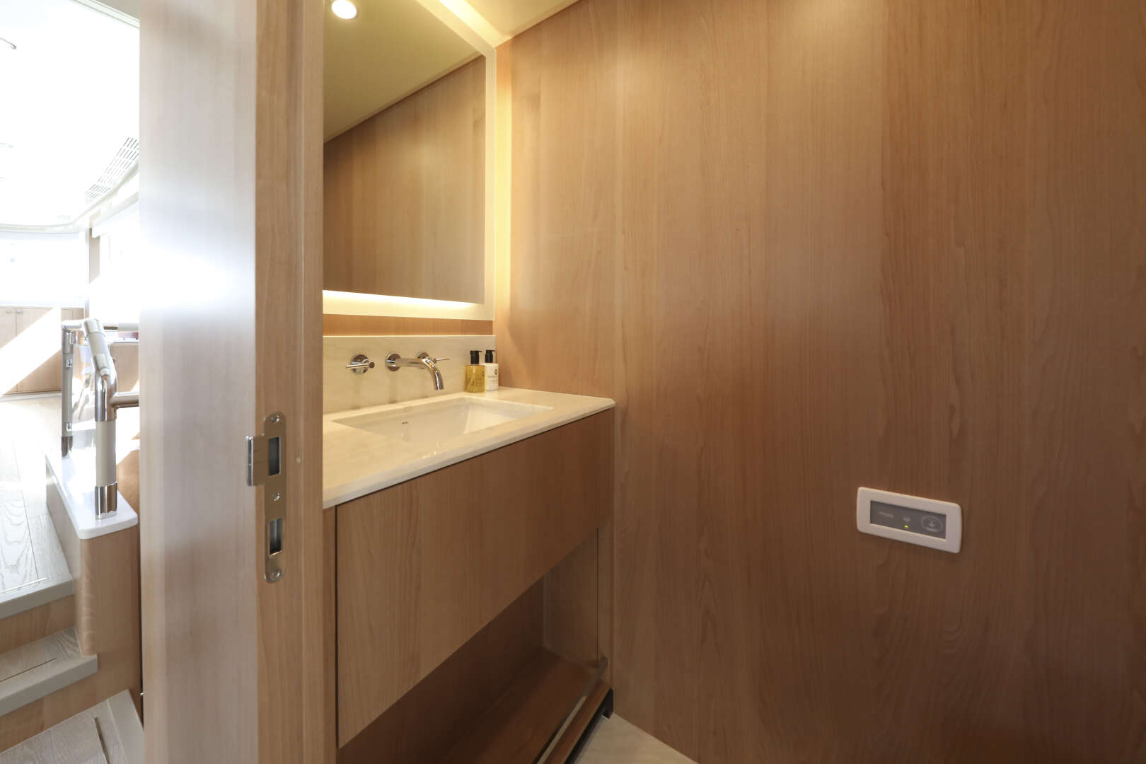 2026 Ocean Alexander 28L - Image 41