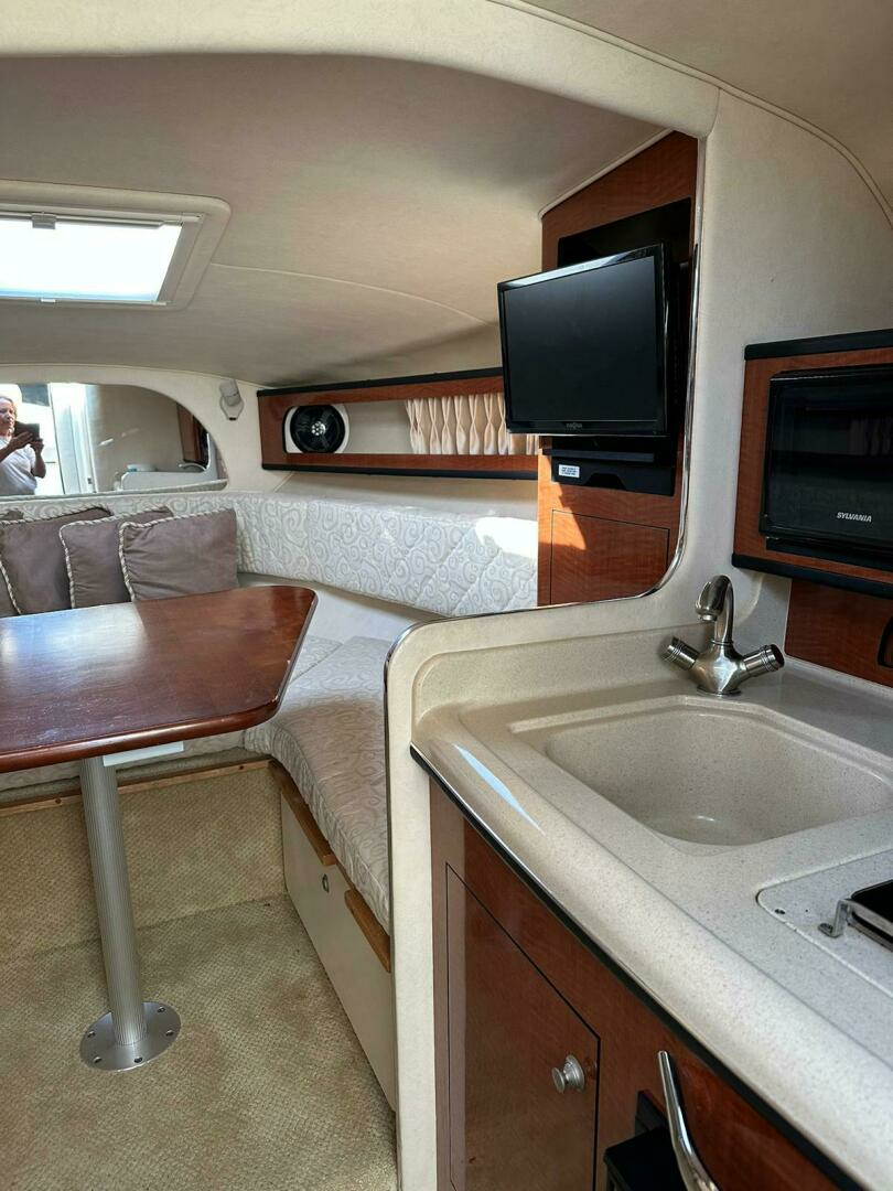 2005 Sea Ray 280 Sundancer - Image 11