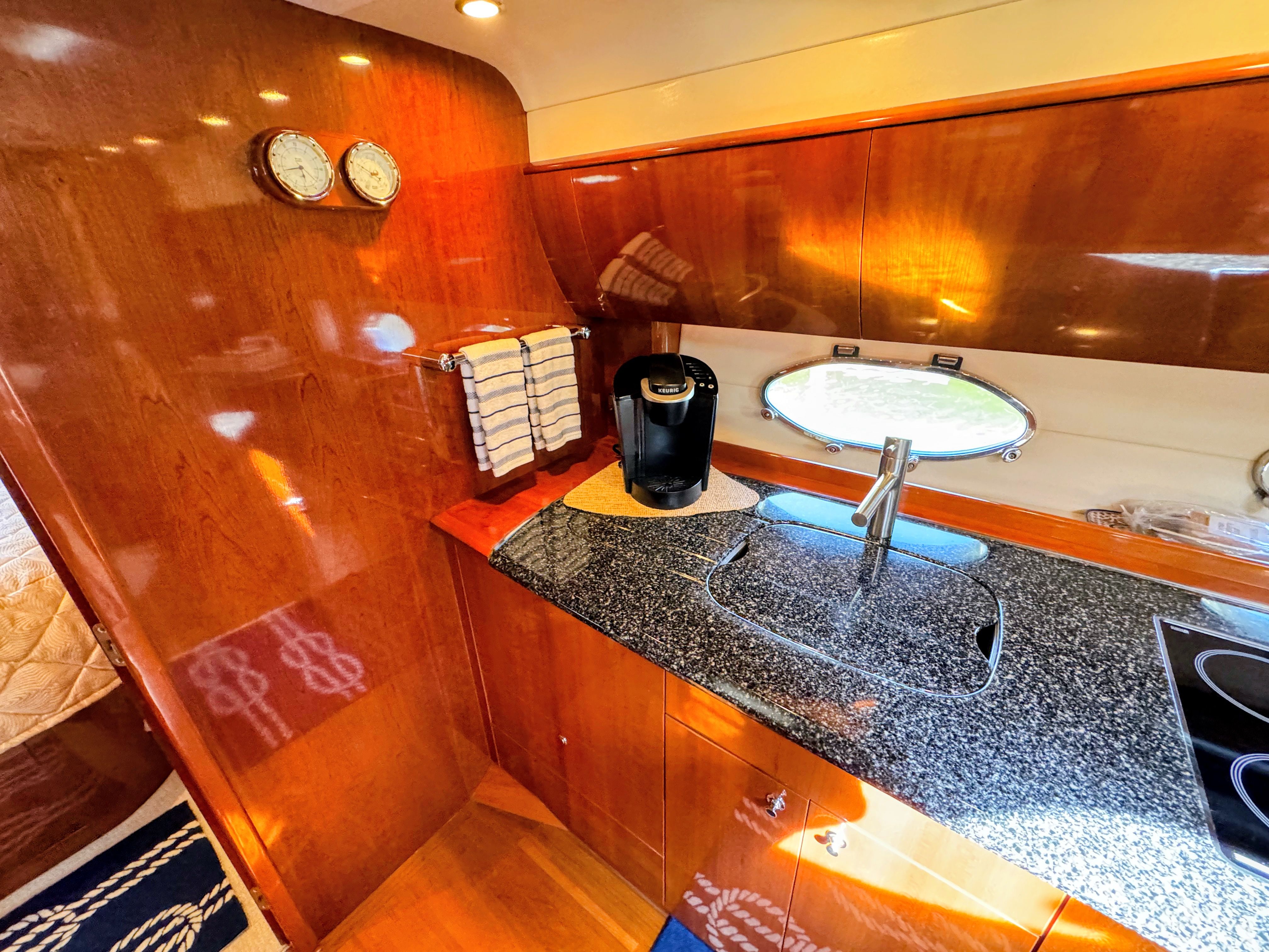 2004 Viking Princess V58 - 35