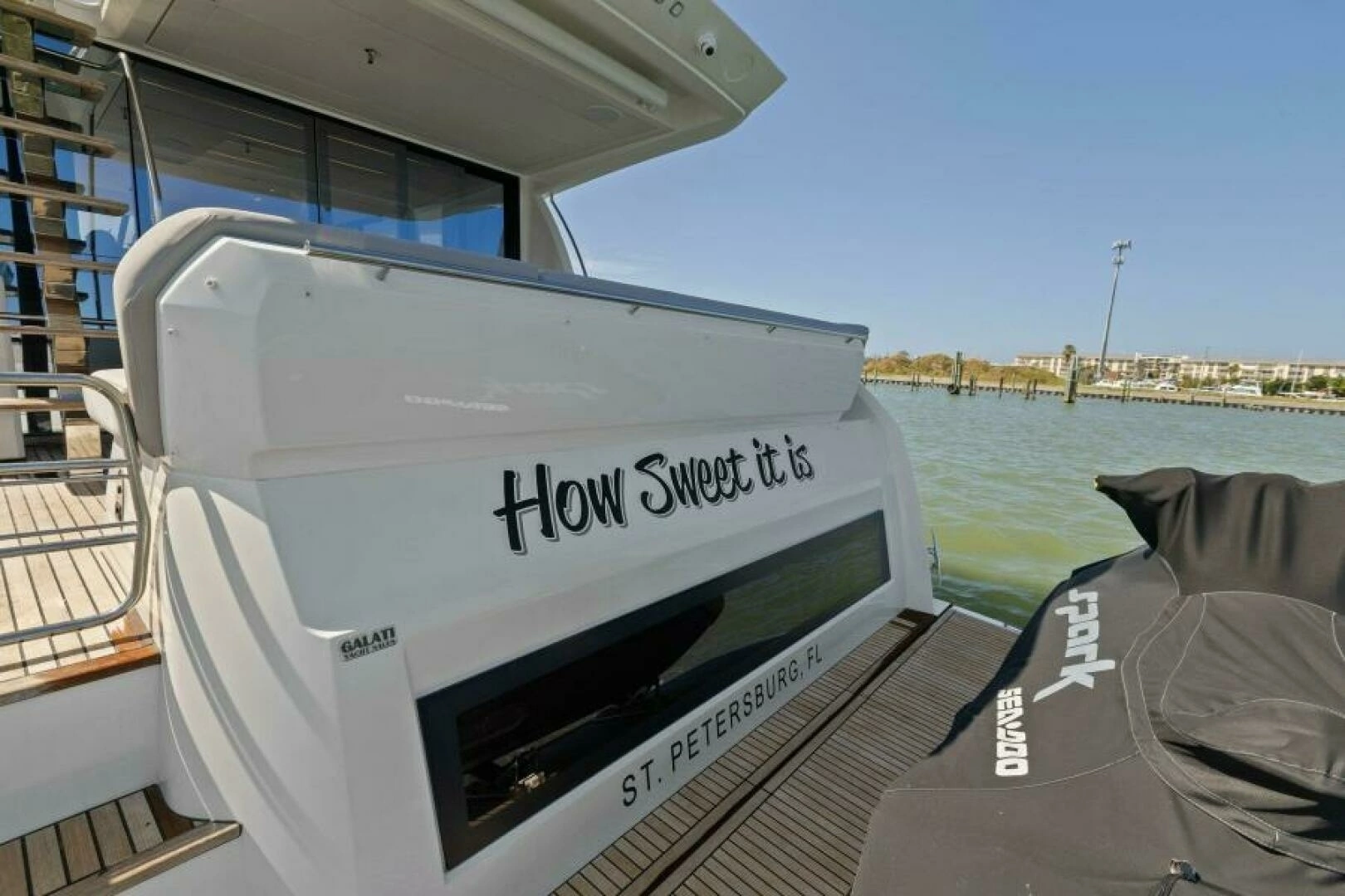 2022 Prestige 590 Flybridge - Image 5