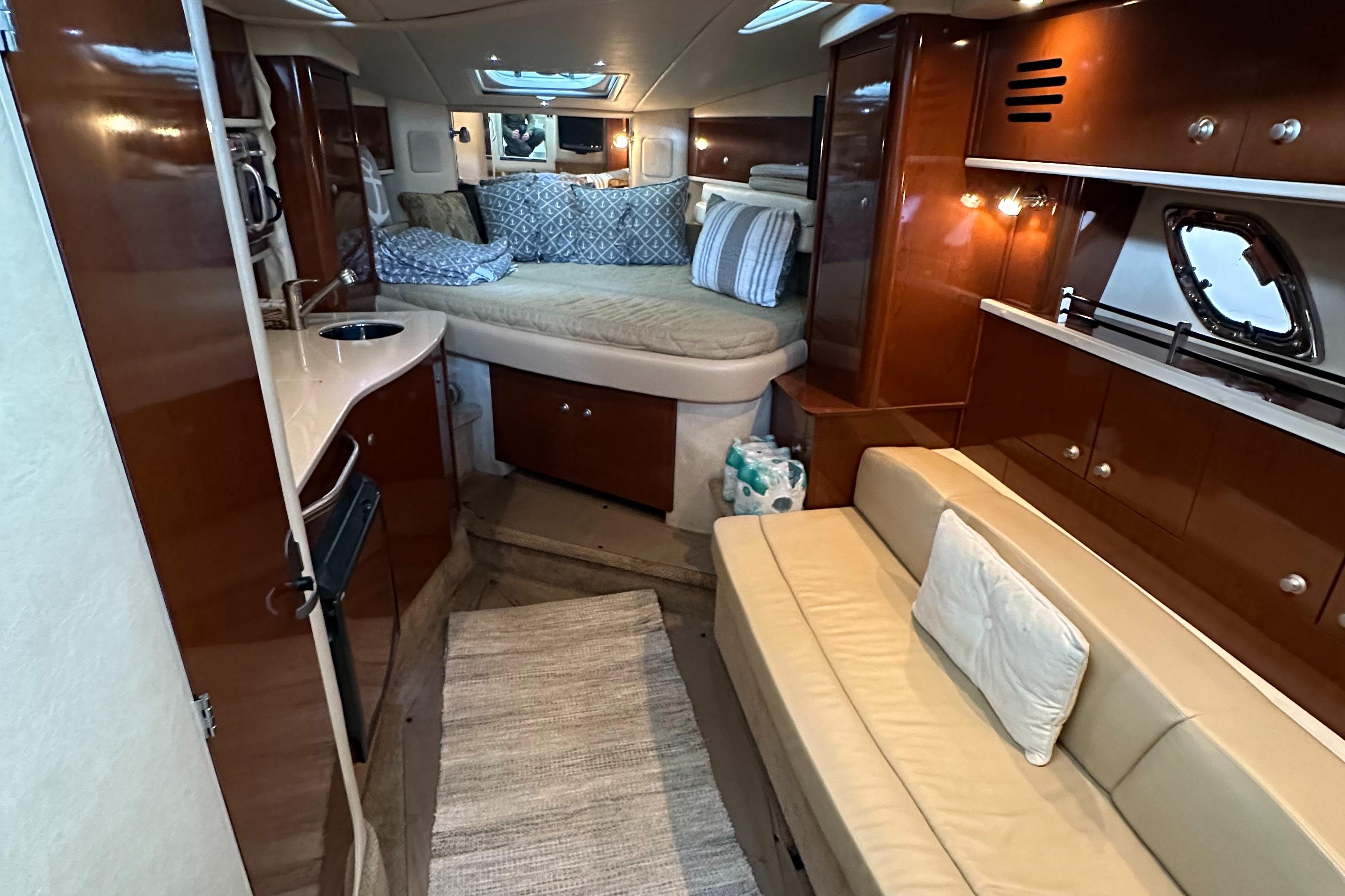 Interior of 2008 Sea Ray Sundancer 310 yacht cabin.