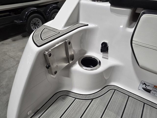 2026 Yamaha Boats 252S - 6