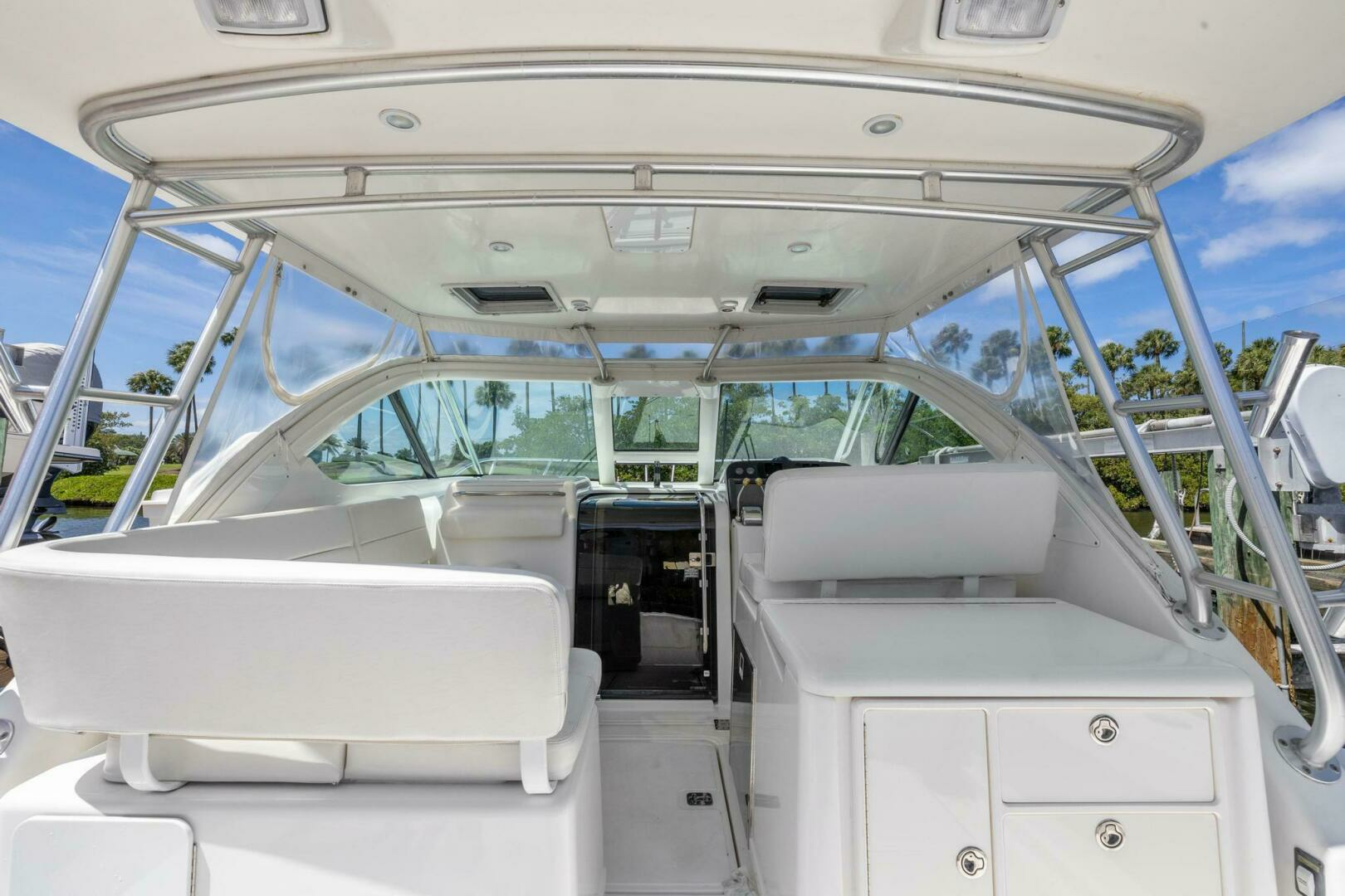 2006 Tiara Yachts 3200 Open - Image 10