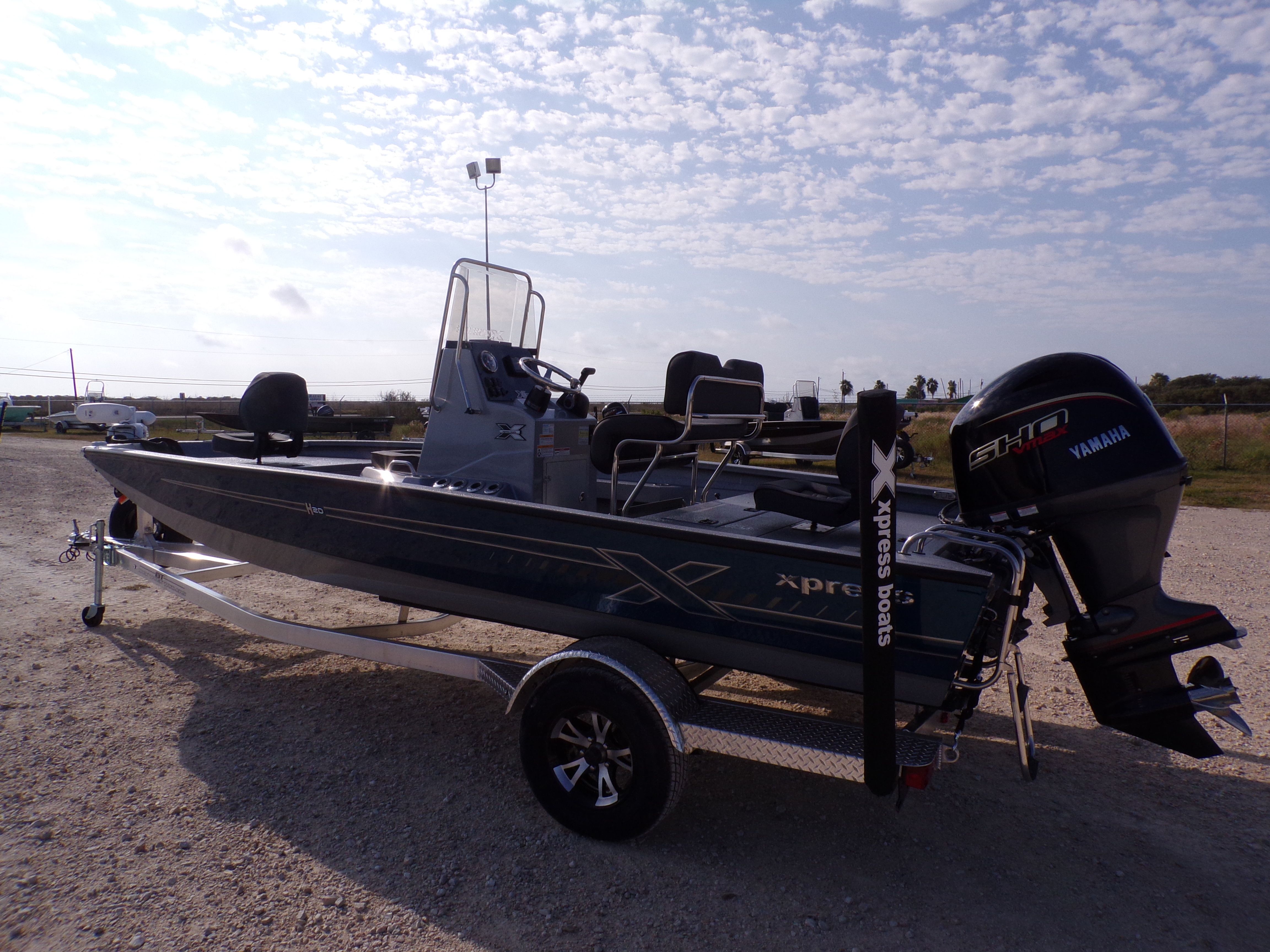 2026 Xpress H20B Bay - 11