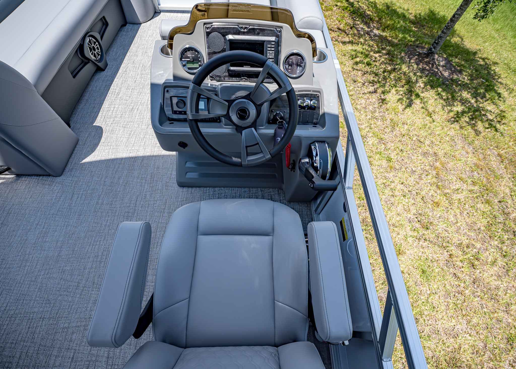 2025 Tahoe Pontoon SLT 23' Quad Lounge - 16