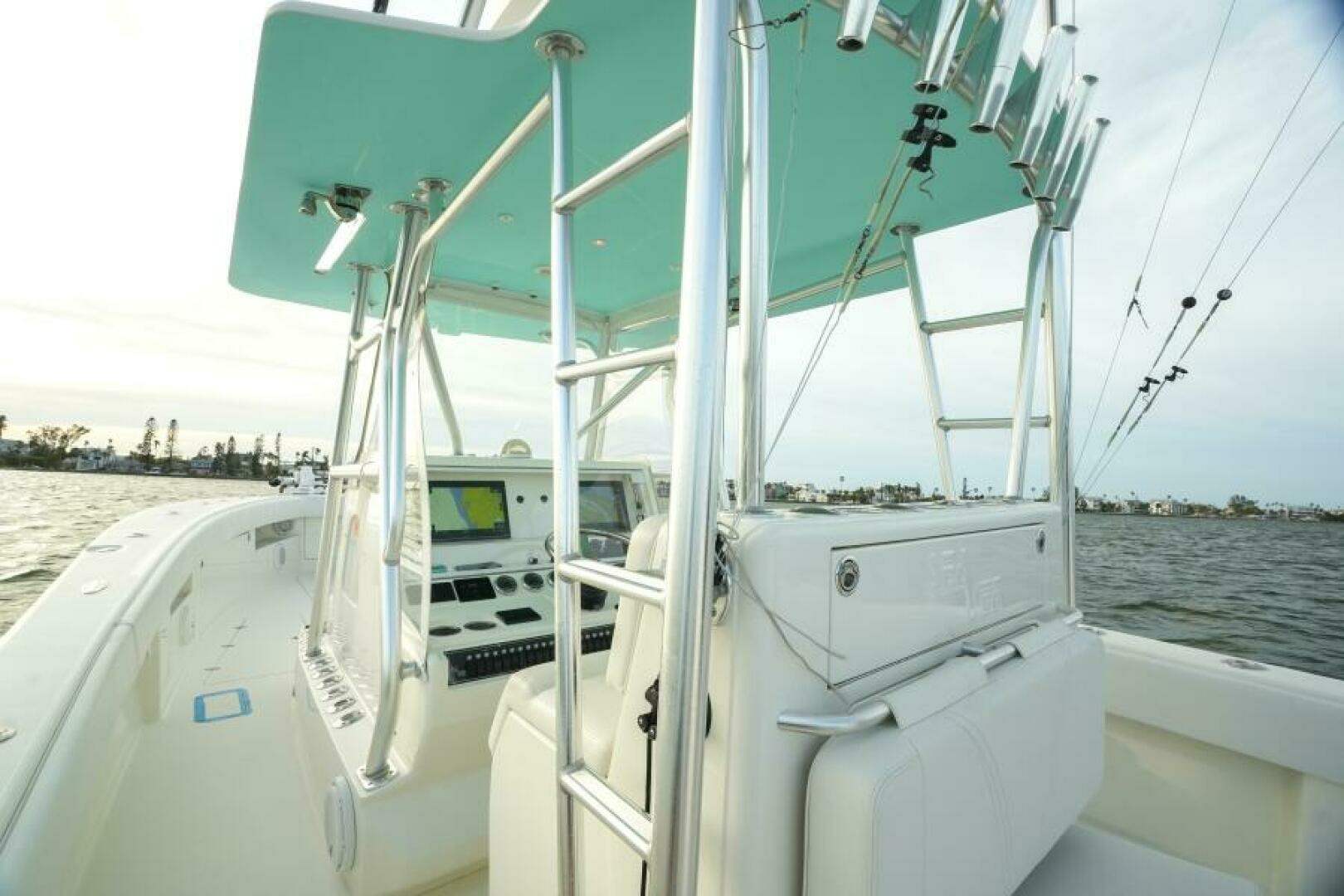 2013 SeaVee 390 - Image 22
