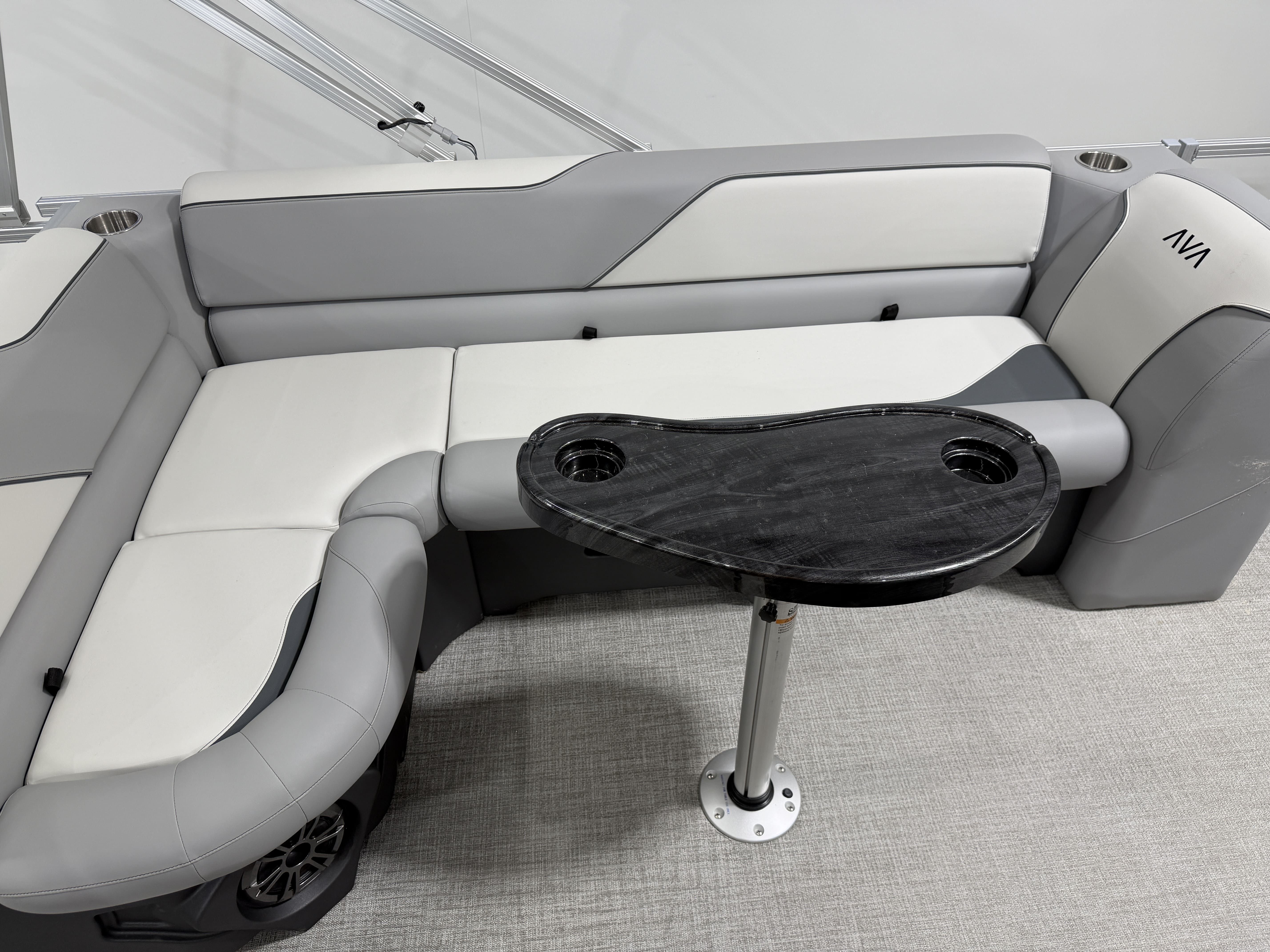 2026 Avalon Venture 85 Rear Fish - 21' - 11