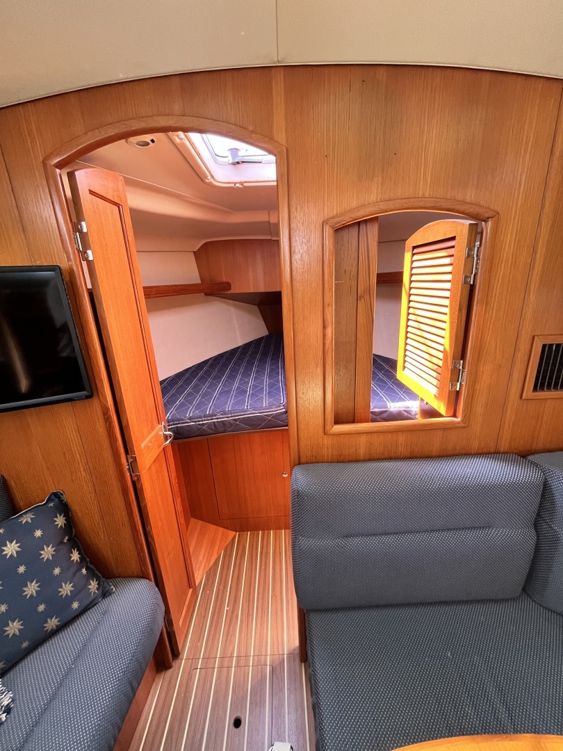 2006 Hunter 36 - Image 10