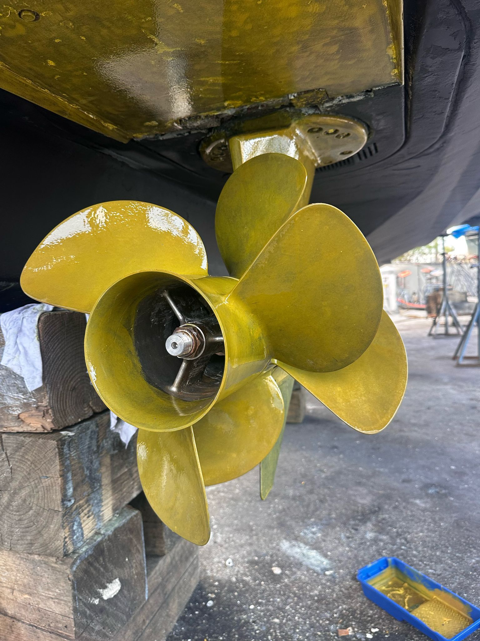 Close-up of a 2010 Sea Ray 450 boat propeller.