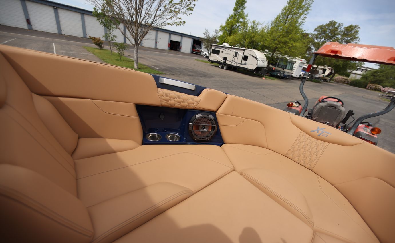 2022 MasterCraft XT23 - 16