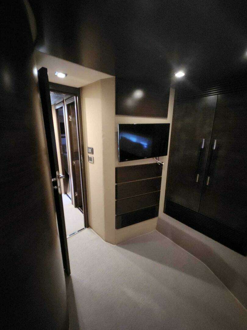 2014 Azimut Flybridge - Image 97