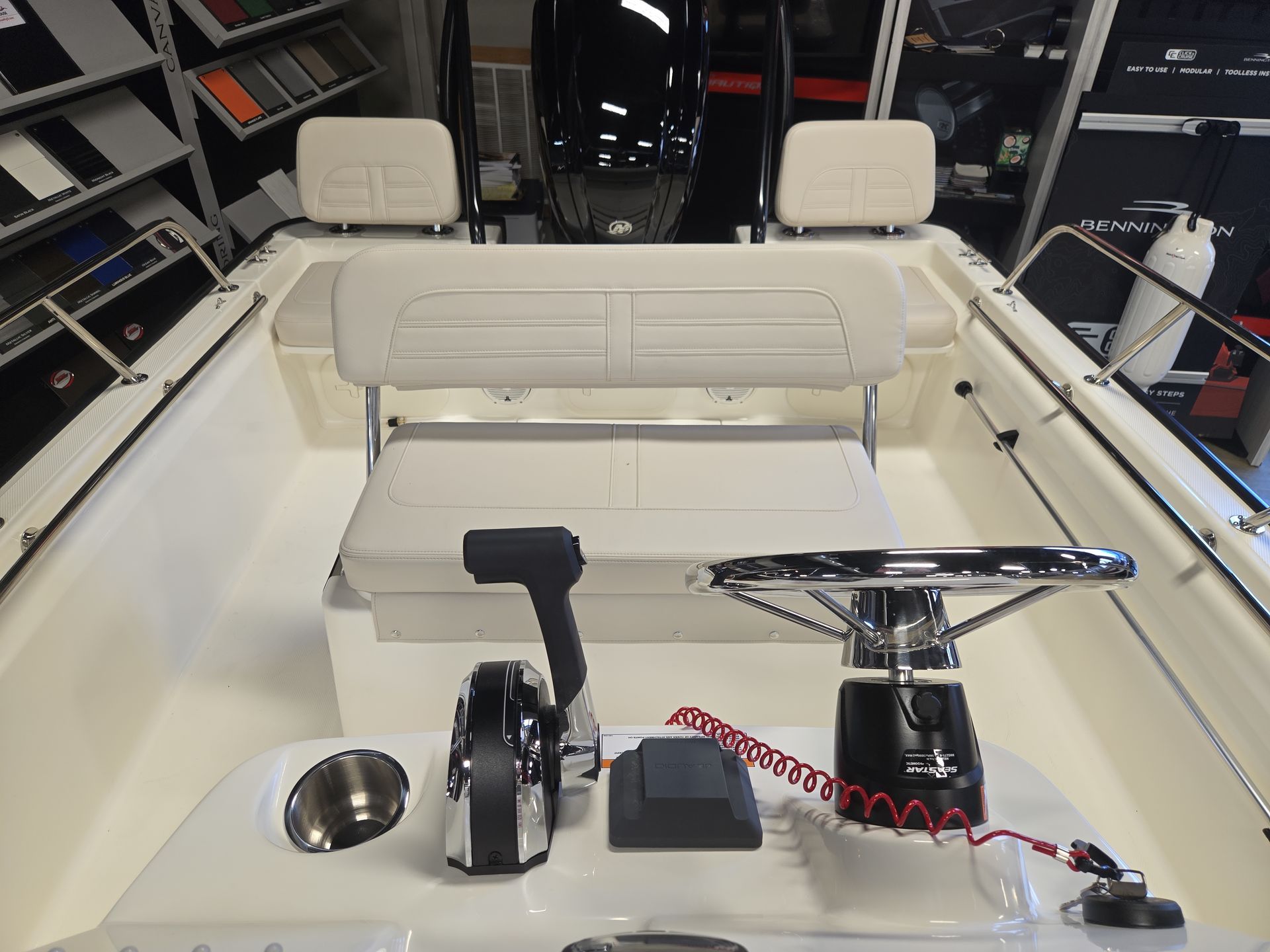 2026 Boston Whaler 170 Montauk - 4