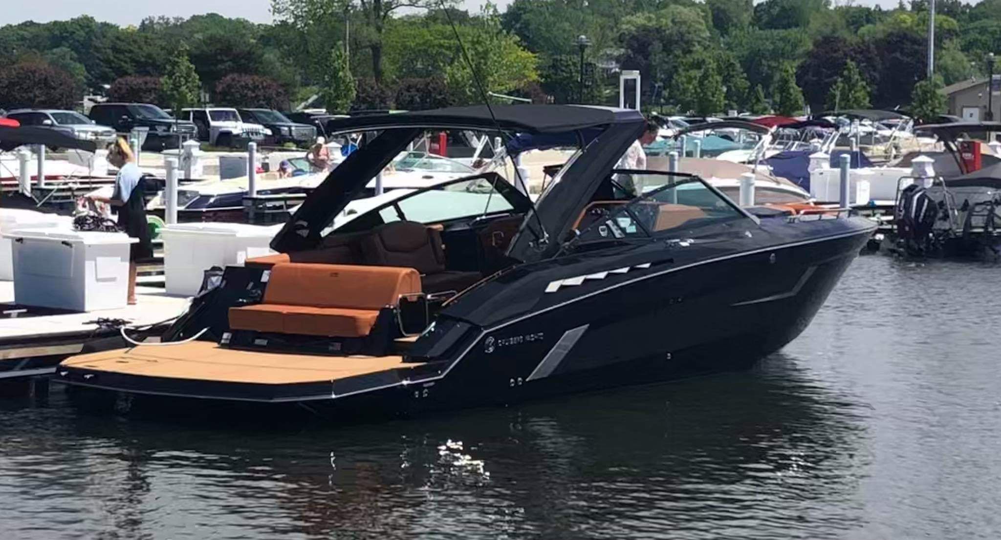 2020 Cruisers Yachts 338 CX South Beach Bow Rider - 19