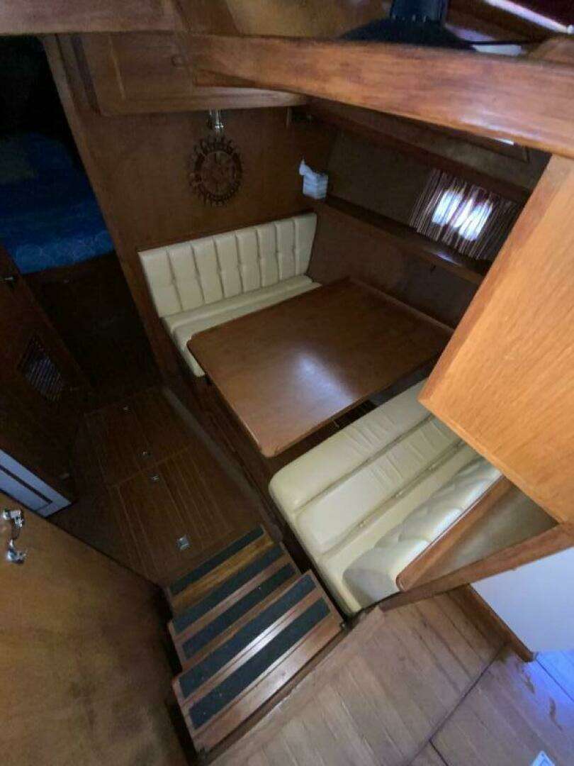 1987 President 41 Double Cabin Motor Yacht - Image 48