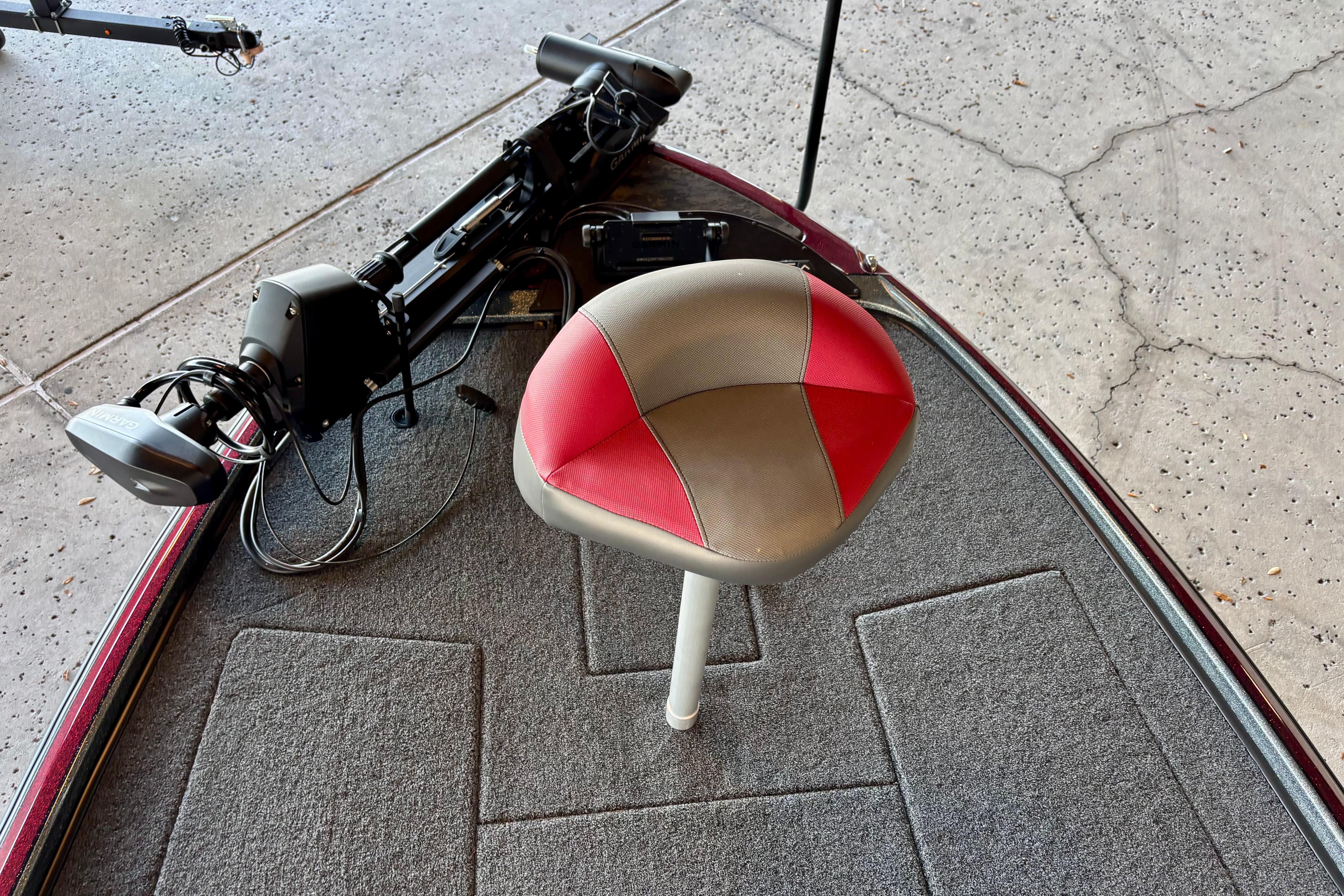 2026 Nitro Z20 XL Pro boat deck with red and beige seat, featuring advanced trolling motor.