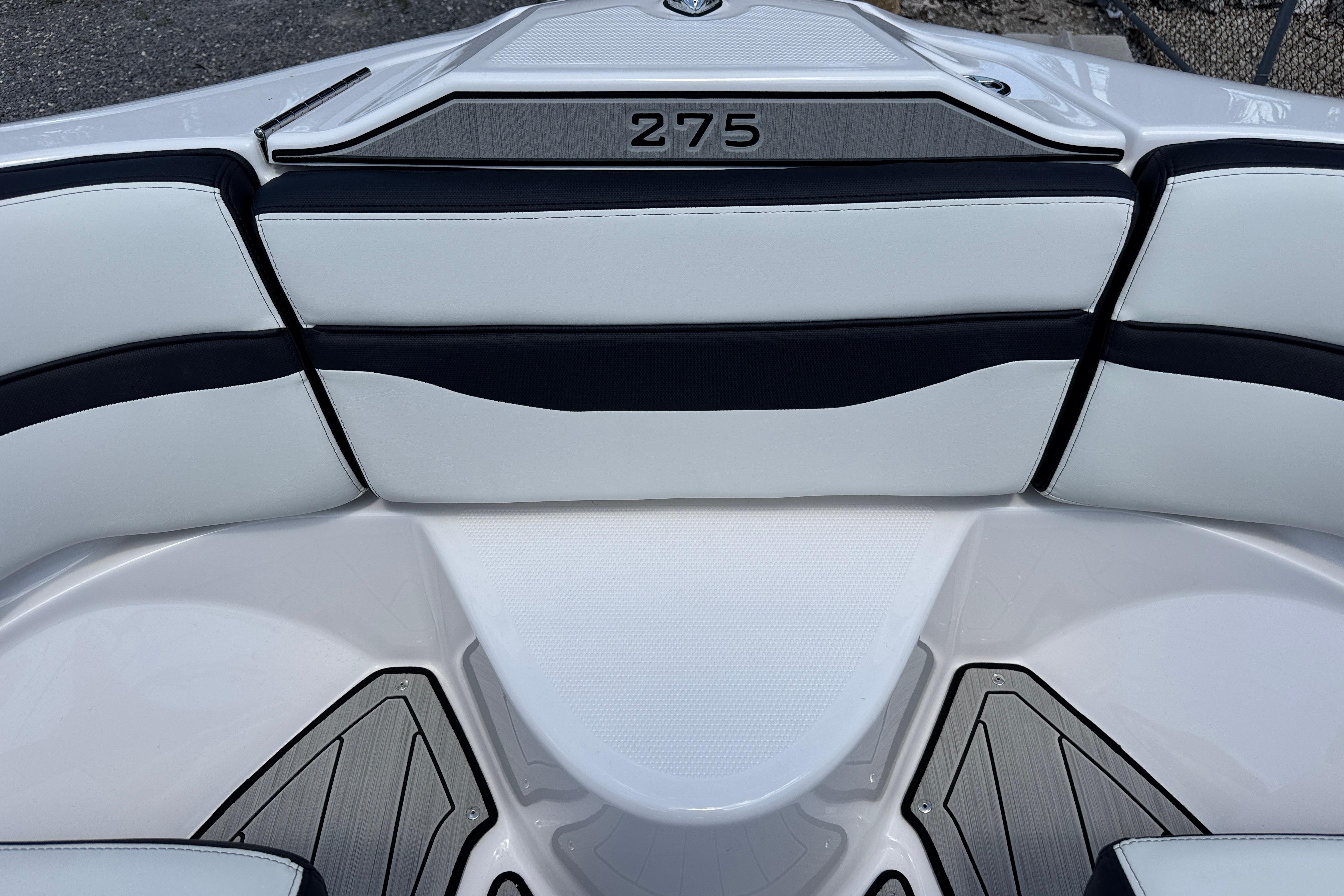 2026 Yamaha Boats 275SD interior seating with sleek design and modern upholstery.