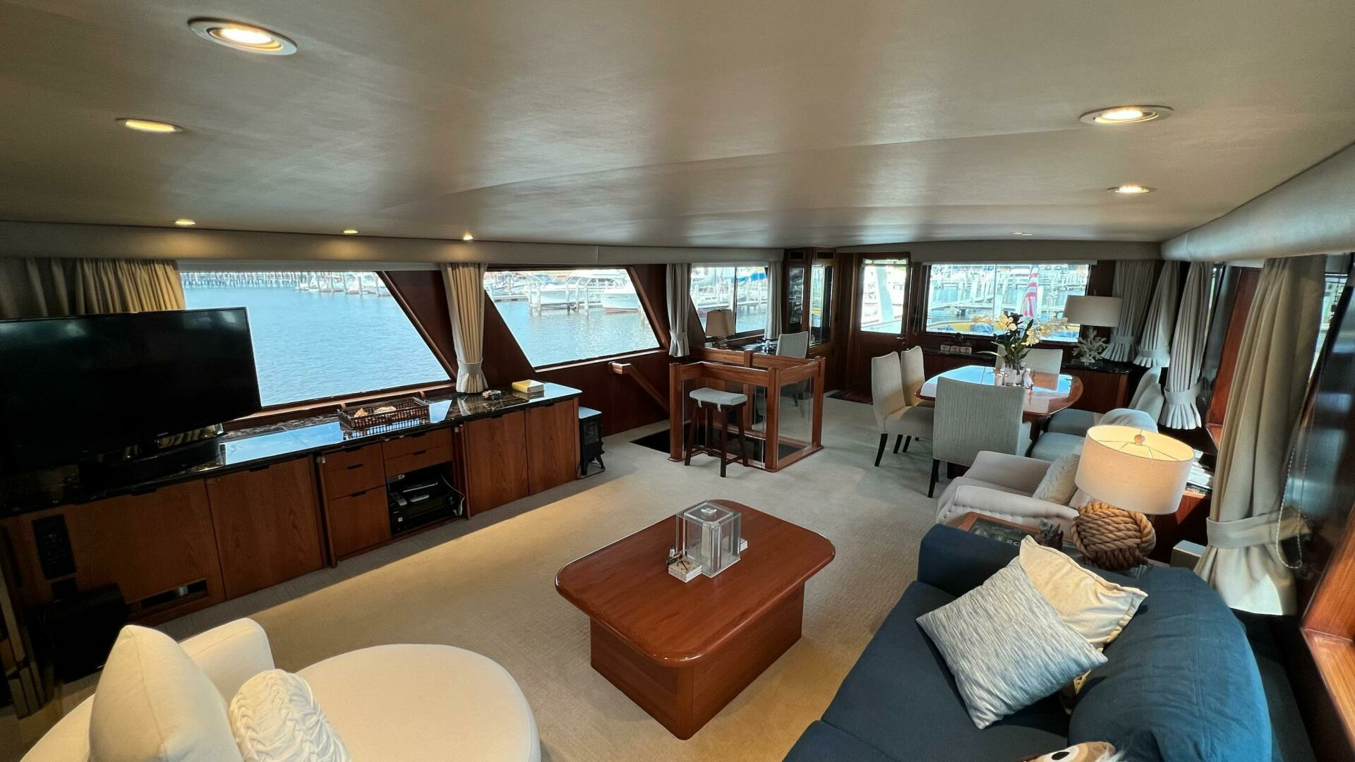 1987 Hatteras Motoryacht - Image 24