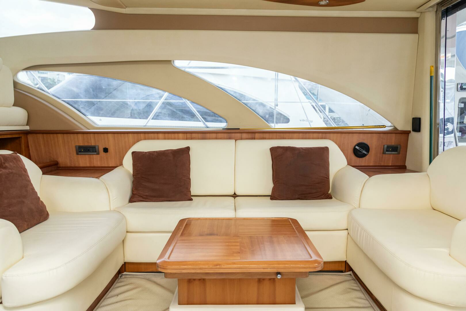 2009 Azimut Flybridge - Image 13