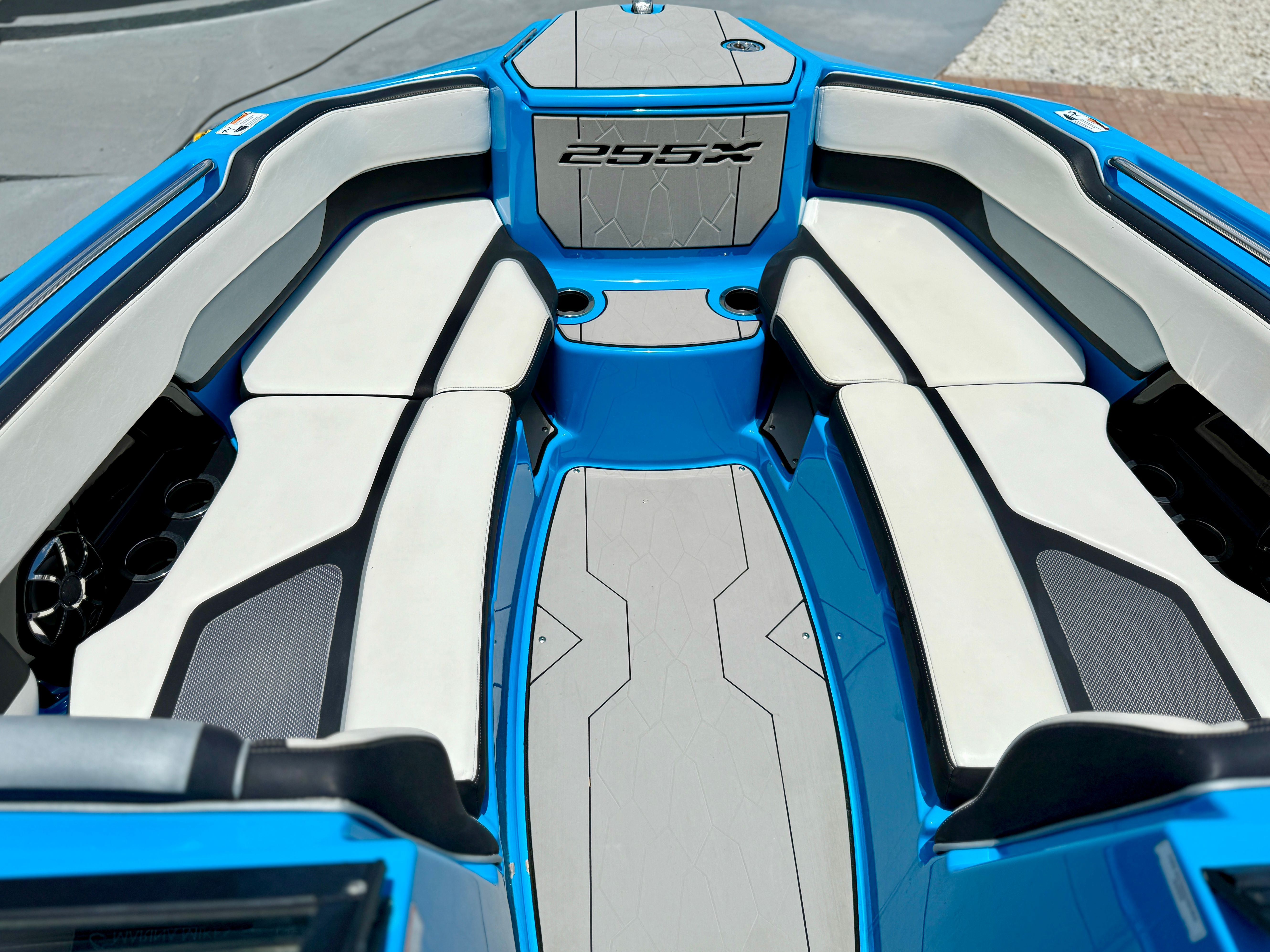 2021 YAMAHA 255 XD - Image 26
