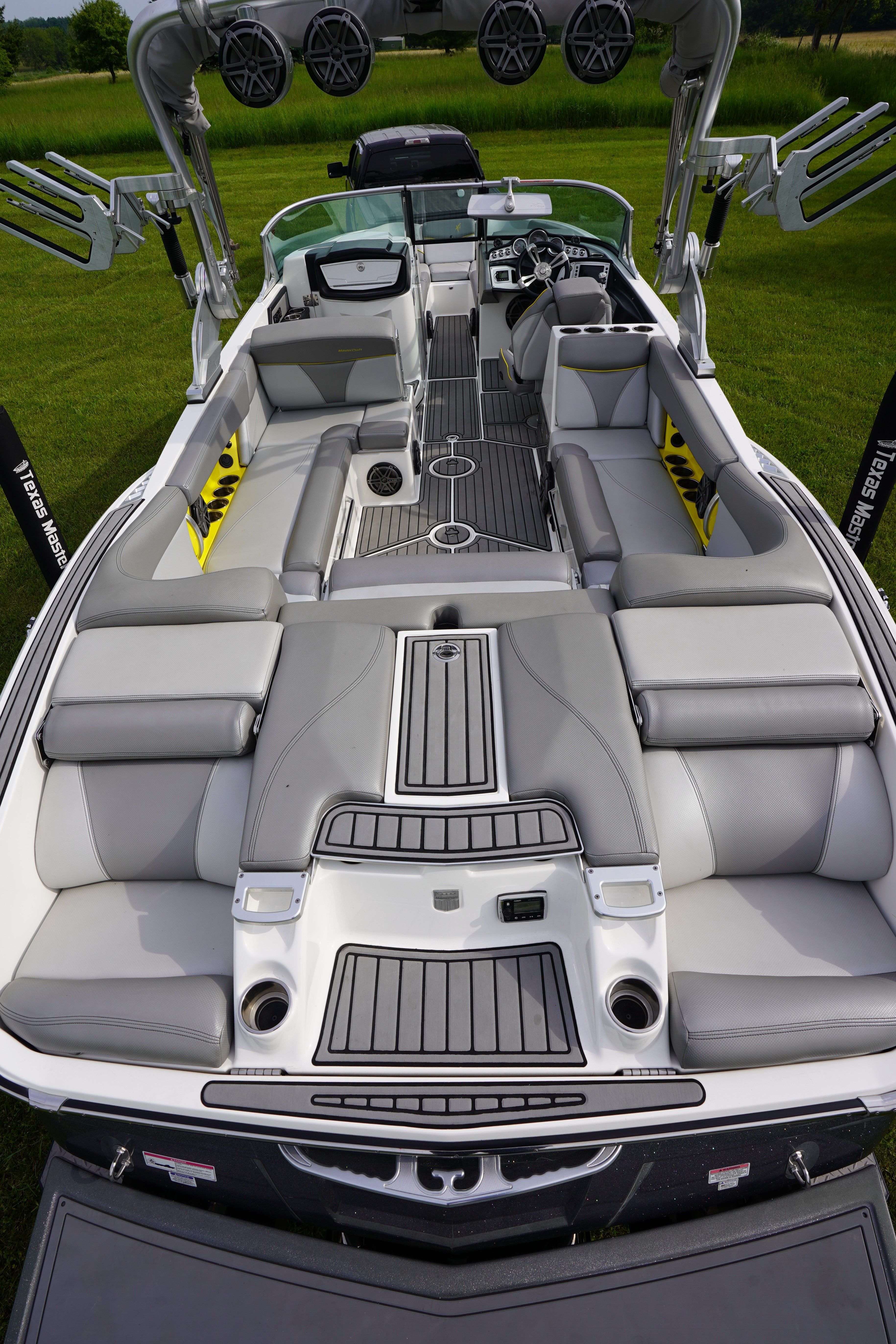 2016 MasterCraft X26 - 10