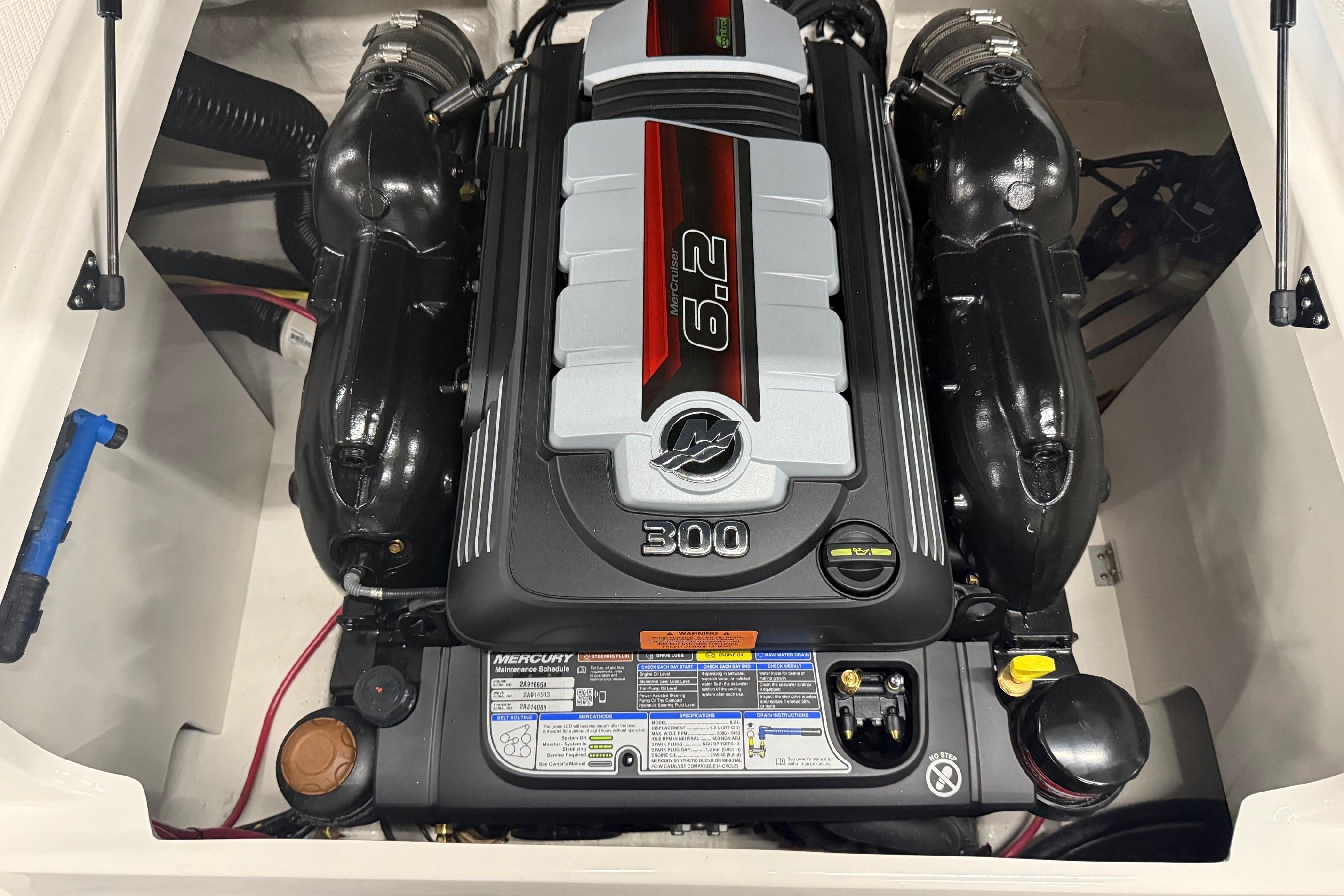 2026 Chaparral 23 SSi boat engine, featuring a powerful 6.2L Mercury motor.