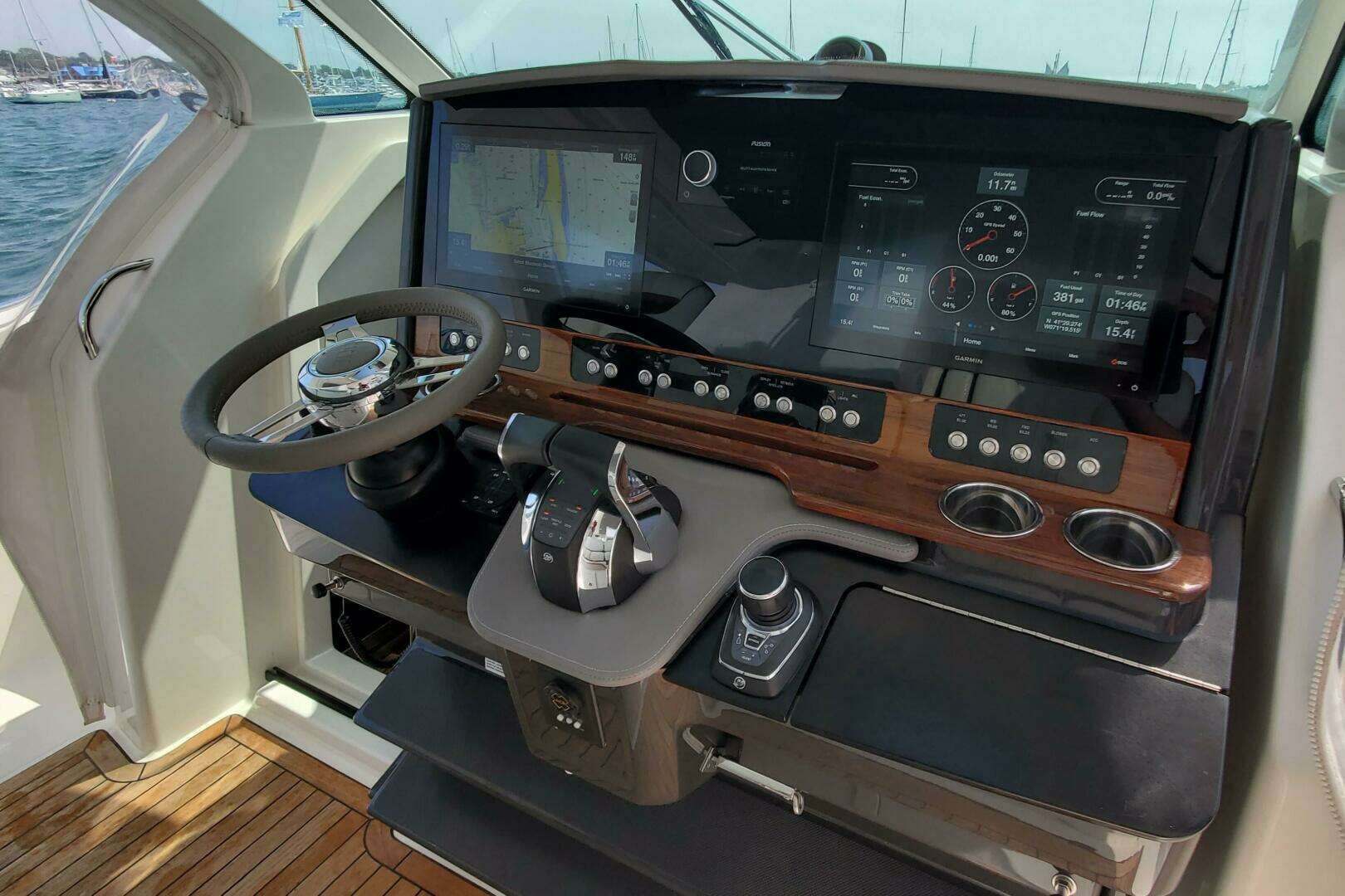 2021 Tiara Yachts 38 LS - Image 16