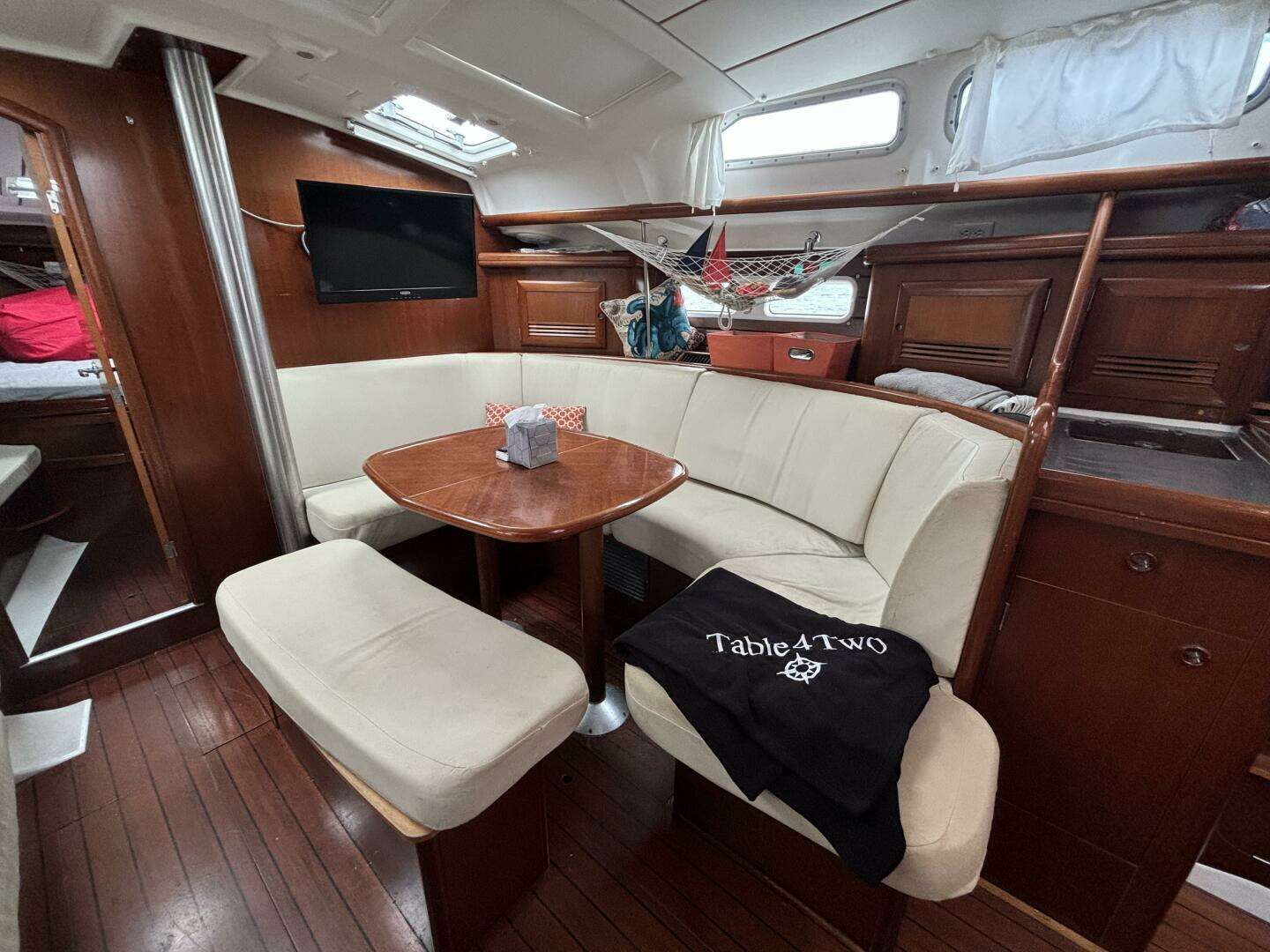 2004 Beneteau 423 - Image 16
