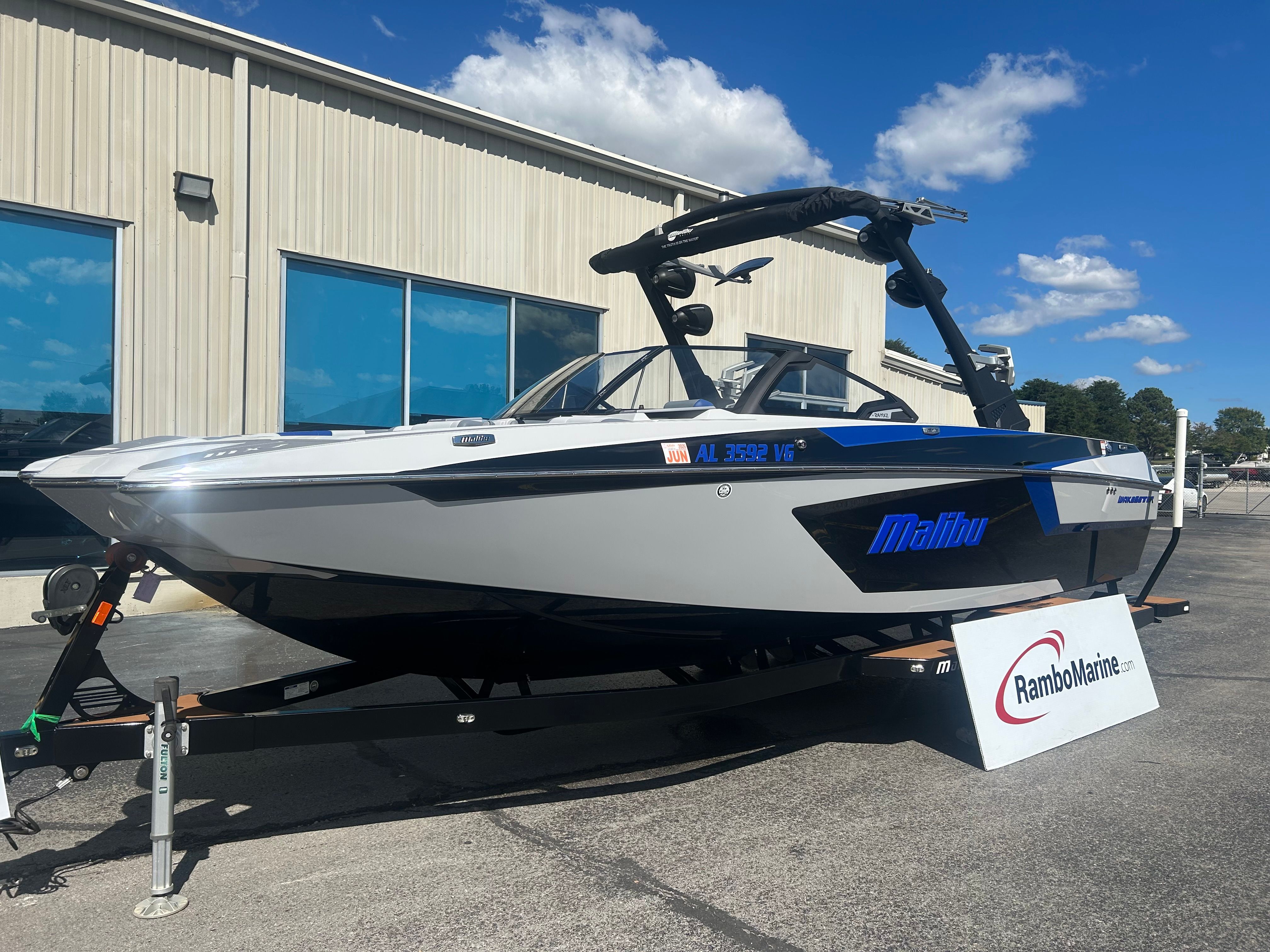 2024 MALIBU 24 MXZ - Image 2