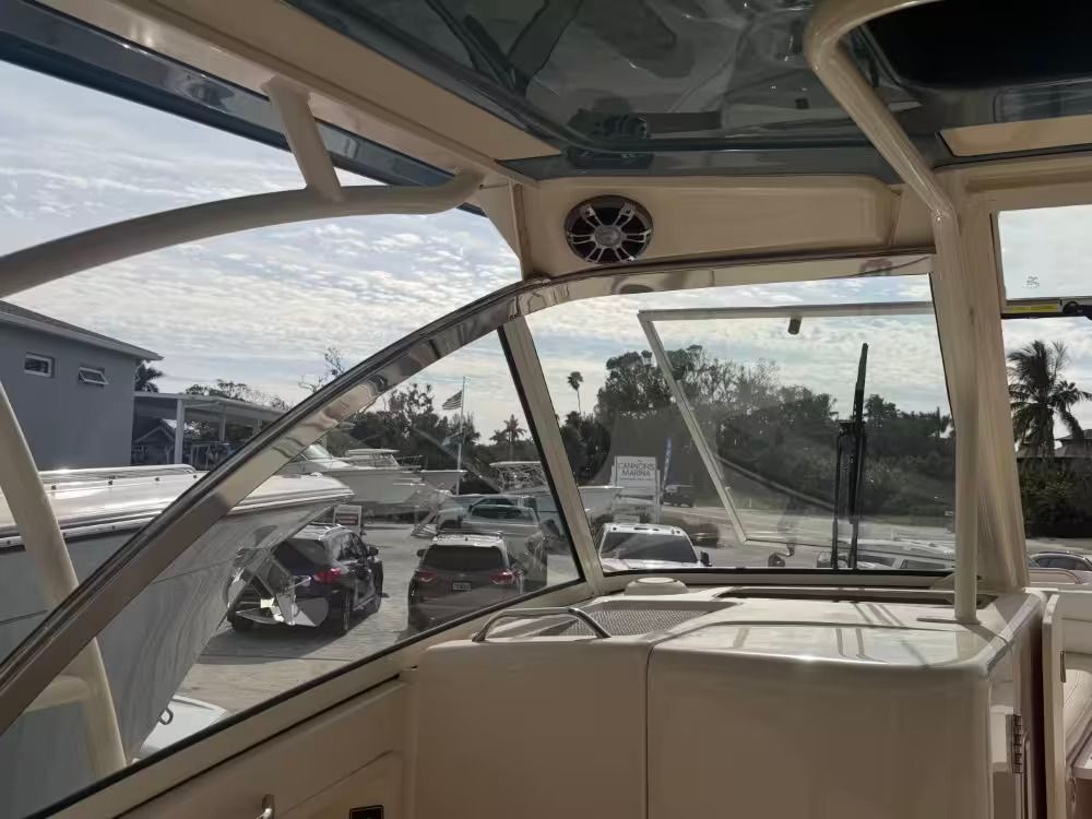 2019 Grady-White Freedom 325 - 10