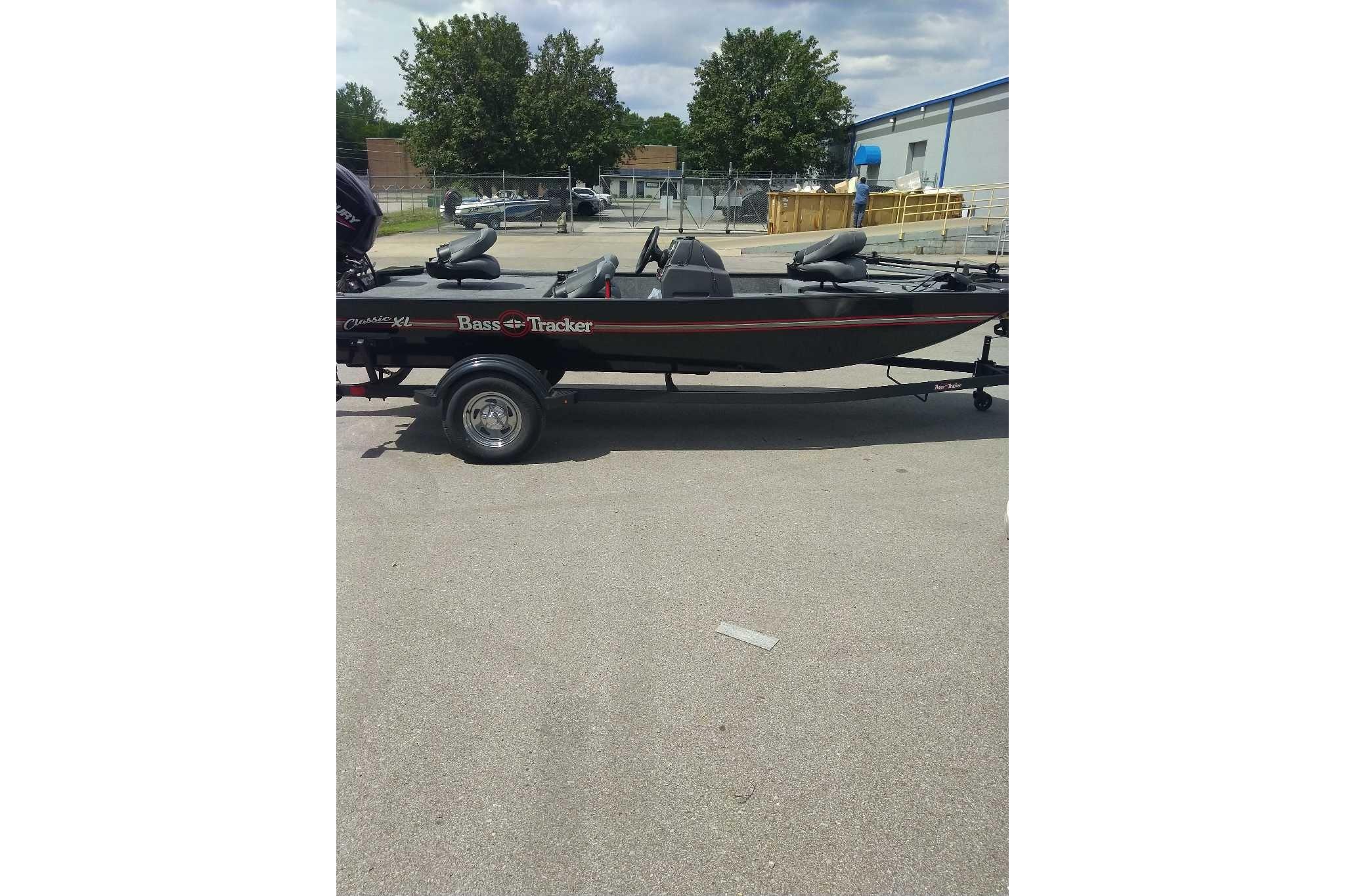 2026 Tracker Bass Tracker Classic XL