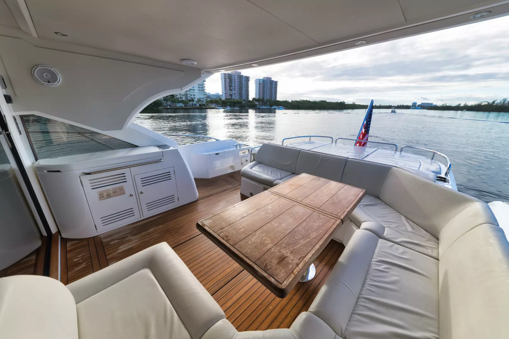 2017 Sunseeker Predator - Image 27