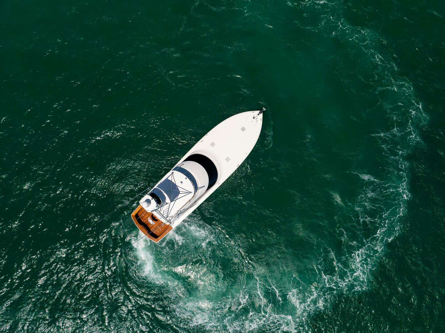 2011 Viking 70 Convertible - Image 22